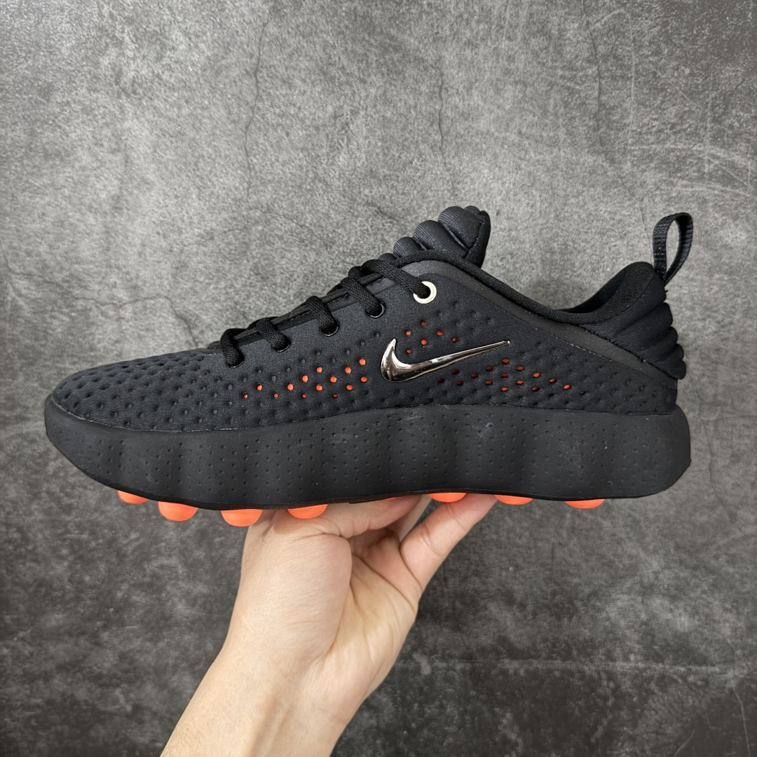 图片[2]-【纯原神版】NK Mind 002 黑科技足底按摩舒适贴合训练鞋 黑色 HQ4308-001 目前市场最正确版 顶级版本 正确细节 1：1标配组合底 MD软底 分区按摩 超高清洁度 按摩功能效果同步原版 区别市场通货 Mind 002 从神经科学中汲取灵感，打造出一款不仅外观独特，更能为穿着者带来别样感知体验的球鞋，此次新作将继续延续此核心方向。历时十年打磨的 Mind 系列，承载着 Nike 对未来鞋款的愿景呈现。系列中的每双鞋，外底均由 22 个独立泡沫结节构成，旨在模拟赤足般的体验。这些结节N通过与足底感官感受器的相互作用，从而促进人体的自然步态。 尺码：35.5 36 36.5 37.5 38 38.5 39 40 40.5 41 42 42.5 43 44 44.5 45-选品中心