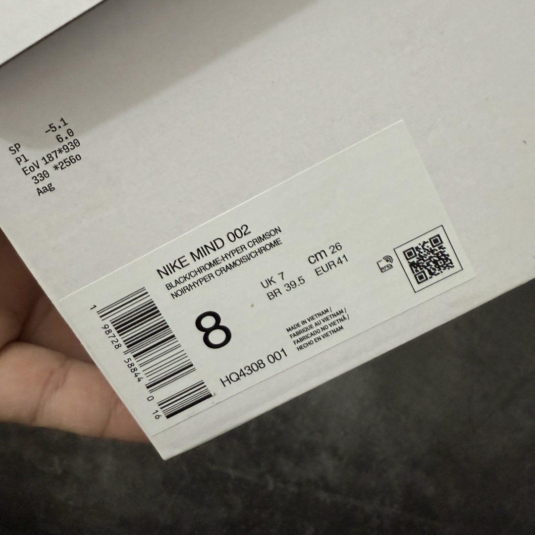 图片[10]-【纯原神版】NK Mind 002 黑科技足底按摩舒适贴合训练鞋 黑色 HQ4308-001 目前市场最正确版 顶级版本 正确细节 1：1标配组合底 MD软底 分区按摩 超高清洁度 按摩功能效果同步原版 区别市场通货 Mind 002 从神经科学中汲取灵感，打造出一款不仅外观独特，更能为穿着者带来别样感知体验的球鞋，此次新作将继续延续此核心方向。历时十年打磨的 Mind 系列，承载着 Nike 对未来鞋款的愿景呈现。系列中的每双鞋，外底均由 22 个独立泡沫结节构成，旨在模拟赤足般的体验。这些结节N通过与足底感官感受器的相互作用，从而促进人体的自然步态。 尺码：35.5 36 36.5 37.5 38 38.5 39 40 40.5 41 42 42.5 43 44 44.5 45-选品中心