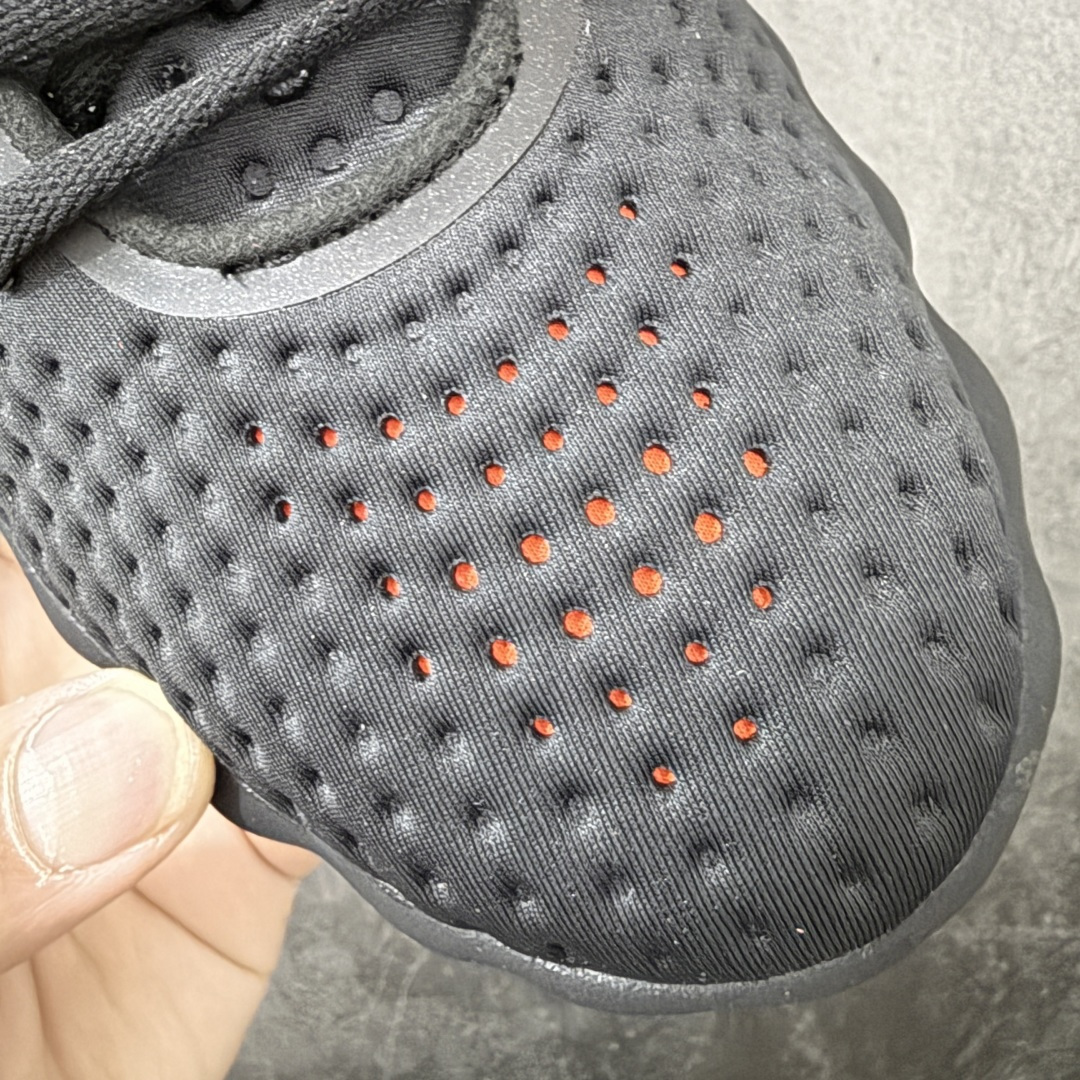 图片[4]-【纯原神版】NK Mind 002 黑科技足底按摩舒适贴合训练鞋 黑色 HQ4308-001 目前市场最正确版 顶级版本 正确细节 1：1标配组合底 MD软底 分区按摩 超高清洁度 按摩功能效果同步原版 区别市场通货 Mind 002 从神经科学中汲取灵感，打造出一款不仅外观独特，更能为穿着者带来别样感知体验的球鞋，此次新作将继续延续此核心方向。历时十年打磨的 Mind 系列，承载着 Nike 对未来鞋款的愿景呈现。系列中的每双鞋，外底均由 22 个独立泡沫结节构成，旨在模拟赤足般的体验。这些结节N通过与足底感官感受器的相互作用，从而促进人体的自然步态。 尺码：35.5 36 36.5 37.5 38 38.5 39 40 40.5 41 42 42.5 43 44 44.5 45-选品中心