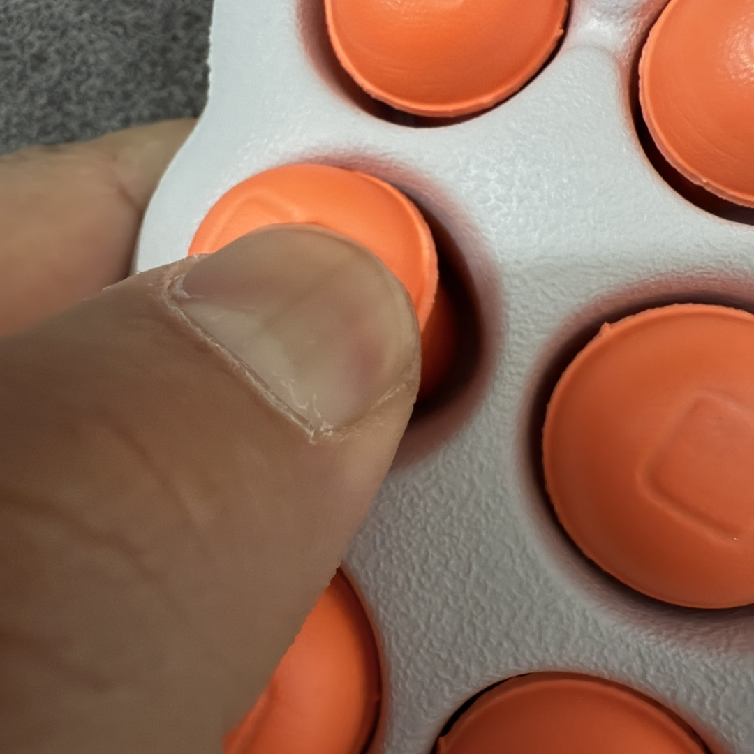 图片[9]-【纯原神版】NK Mind 002 黑科技足底按摩舒适贴合训练鞋 灰色 HQ4308-003 目前市场最正确版 顶级版本 正确细节 1：1标配组合底 MD软底 分区按摩 超高清洁度 按摩功能效果同步原版 区别市场通货 Mind 002 从神经科学中汲取灵感，打造出一款不仅外观独特，更能为穿着者带来别样感知体验的球鞋，此次新作将继续延续此核心方向。历时十年打磨的 Mind 系列，承载着 Nike 对未来鞋款的愿景呈现。系列中的每双鞋，外底均由 22 个独立泡沫结节构成，旨在模拟赤足般的体验。这些结节N通过与足底感官感受器的相互作用，从而促进人体的自然步态。 尺码：35.5 36 36.5 37.5 38 38.5 39 40 40.5 41 42 42.5 43 44 44.5 45-选品中心