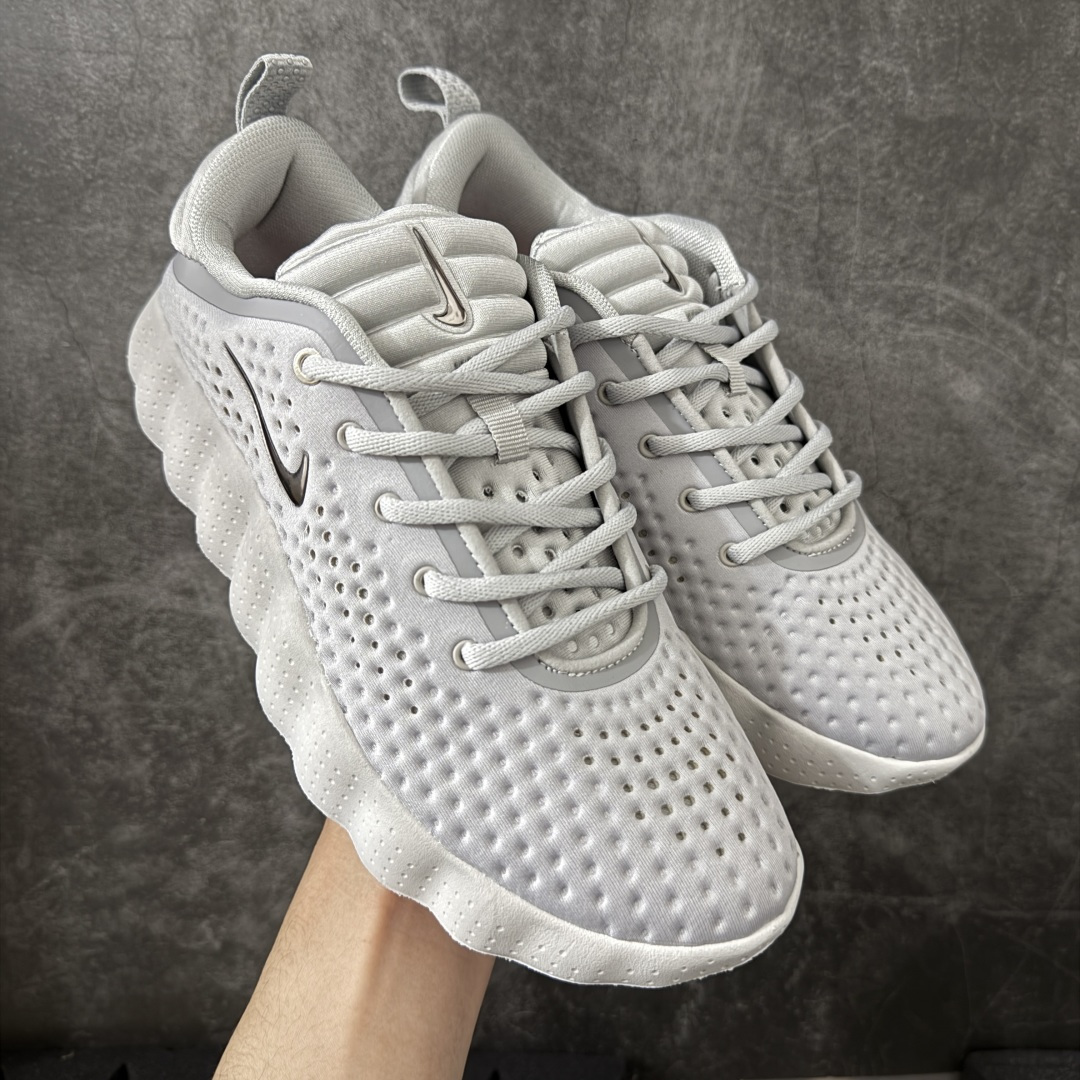 【纯原神版】NK Mind 002 黑科技足底按摩舒适贴合训练鞋 灰色 HQ4308-003 目前市场最正确版 顶级版本 正确细节 1：1标配组合底 MD软底 分区按摩 超高清洁度 按摩功能效果同步原版 区别市场通货 Mind 002 从神经科学中汲取灵感，打造出一款不仅外观独特，更能为穿着者带来别样感知体验的球鞋，此次新作将继续延续此核心方向。历时十年打磨的 Mind 系列，承载着 Nike 对未来鞋款的愿景呈现。系列中的每双鞋，外底均由 22 个独立泡沫结节构成，旨在模拟赤足般的体验。这些结节N通过与足底感官感受器的相互作用，从而促进人体的自然步态。 尺码：35.5 36 36.5 37.5 38 38.5 39 40 40.5 41 42 42.5 43 44 44.5 45-选品中心