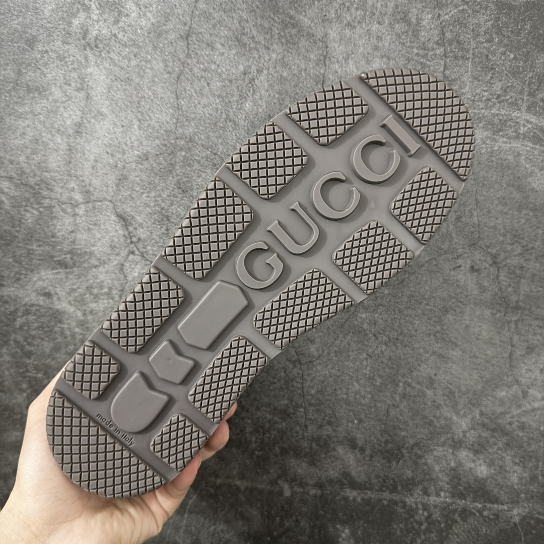 图片[9]-【莞产礼盒版】Gucci ACE Screener 珐琅 复古老爹古驰男士厚底板鞋 实拍如图 所见即所得 谨防混卖 广东最大工厂代工出品 正确固特异无胶走线工艺 进口皮料原版牛皮内里 内里缝合厚实的细纹小羊皮料 4cm左右的厚底采用环保无味的TPU材质 原标原盒 官方全套配件+飞机盒 尺码：39 40 41 42 43 44 45-选品中心