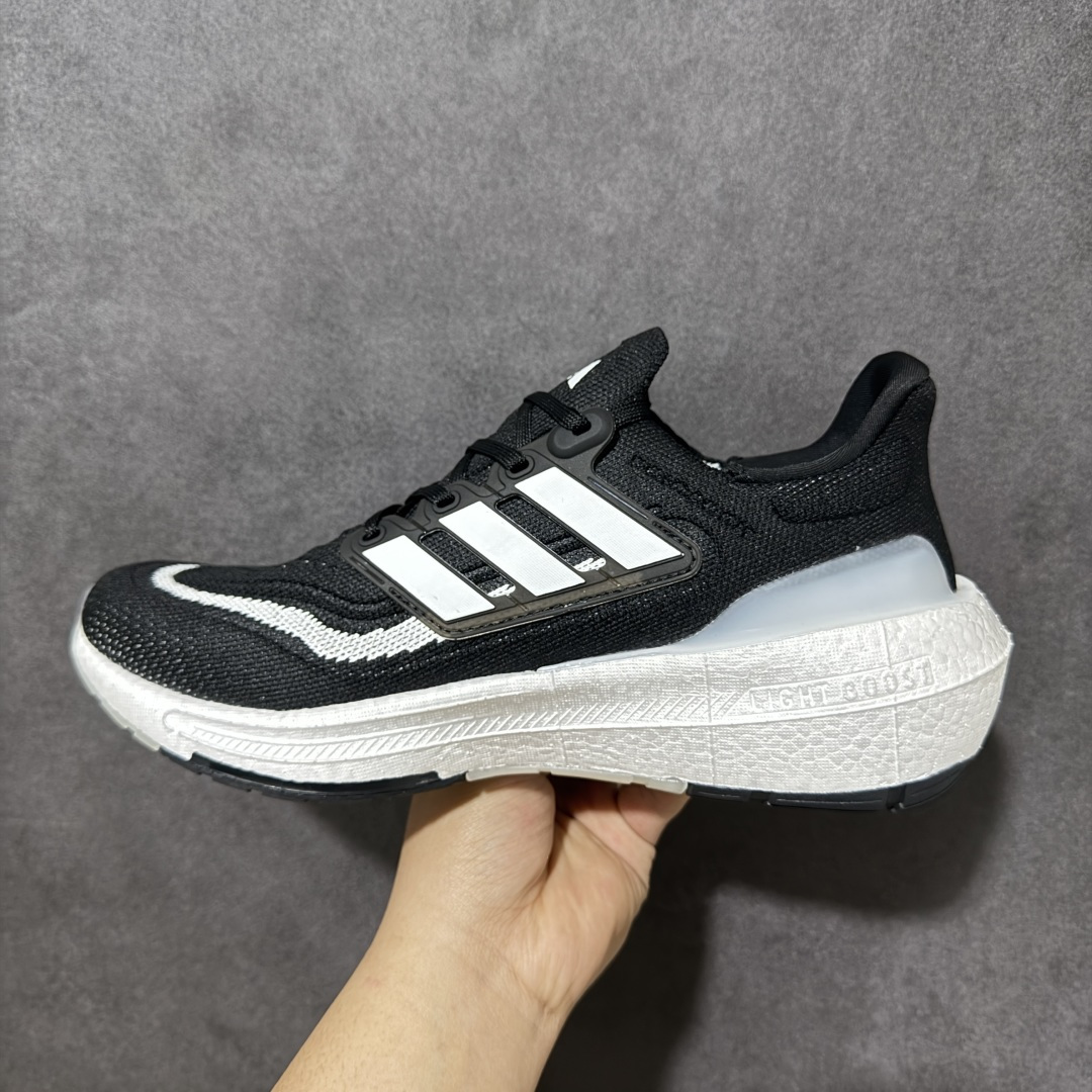 图片[2]-【公司级福利】Adidas UltraBoost Light 加厚爆米花袜套式针织鞋面休闲运动慢跑鞋 UB爆米花跑鞋 大厂福利 完美品质 全掌真爆米花软弹大底 做工清洁度超高 针织网面透气有弹性 无论是休闲健身 还是日常穿搭都很到位 尺码：36 36.5 37.5 38 38.5 39 40 40.5 41 42 42.5 43 44 45 货号：HQ6340-选品中心