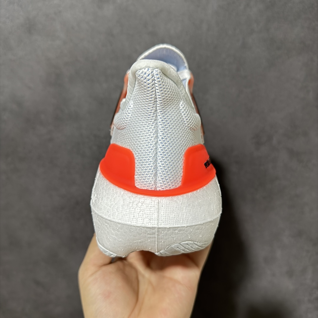图片[4]-【公司级福利】Adidas UltraBoost Light 加厚爆米花袜套式针织鞋面休闲运动慢跑鞋 UB爆米花跑鞋 大厂福利 完美品质 全掌真爆米花软弹大底 做工清洁度超高 针织网面透气有弹性 无论是休闲健身 还是日常穿搭都很到位 尺码：36 36.5 37.5 38 38.5 39 40 40.5 41 42 42.5 43 44 45 货号：HQ6351-选品中心