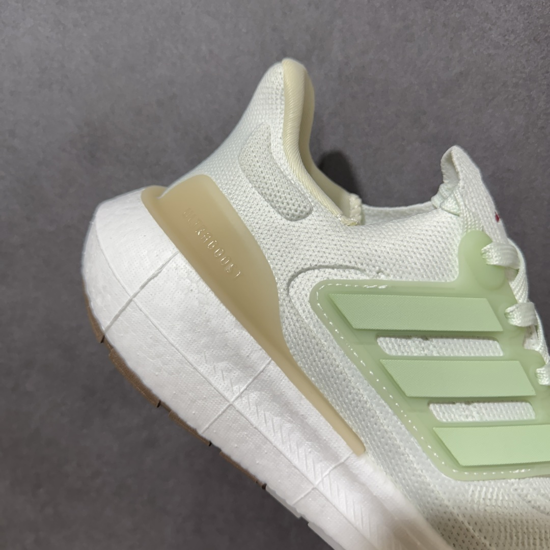 图片[8]-【公司级福利】Adidas UltraBoost 21 加厚爆米花袜套式针织鞋面休闲运动慢跑鞋 UB爆米花跑鞋 大厂福利 完美品质 全掌真爆米花软弹大底 做工清洁度超高 针织网面透气有弹性 无论是休闲健身 还是日常穿搭都很到位 尺码：36 36.5 37.5 38 38.5 39 40 40.5 41 42 42.5 43 44 45 货号：HQ6338-选品中心