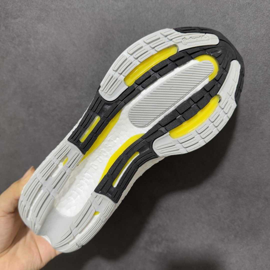 图片[9]-【公司级福利】Adidas UltraBoost 21 加厚爆米花袜套式针织鞋面休闲运动慢跑鞋 UB爆米花跑鞋 大厂福利 完美品质 全掌真爆米花软弹大底 做工清洁度超高 针织网面透气有弹性 无论是休闲健身 还是日常穿搭都很到位 尺码：36 36.5 37.5 38 38.5 39 40 40.5 41 42 42.5 43 44 45 货号：HQ6339-选品中心