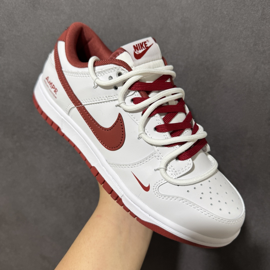 图片[3]-【YC纯原】Nike SB Dunk Low 白红勾绑带 低帮休闲板鞋 WR0620-119  #定制鞋盒 超高清洁度 皮料切割干净无任何毛边 细节完美   尺码：36 36.5 37.5 38 38.5 39 40 40.5 41 42 42.5 43 44 44.5 45 46-选品中心