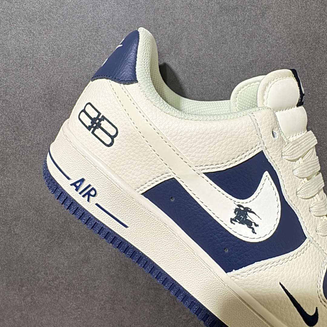 图片[8]-【定制版】空军经典 潮范登场 AIR FORCE 1 米白藏蓝撞色拼接，复古质感拉满，细腻皮革鞋面耐穿抗造，小勾刺绣与侧边徽章细节暗藏巧思，后跟8B标识彰显个性态度，内置Air缓震气垫脚感柔软回弹，日常出街或运动通勤都能轻松驾驭，经典低帮版型修饰腿型，百搭不挑穿搭风格，无论是搭配牛仔裤还是运动裤都能瞬间提升潮流感，成为街头吸睛利器。 货号：DN1688-817 尺码：36 36.5 37.5 38 38.5 39 40 40.5 41 42 42.5 43 44 44.5 45-选品中心