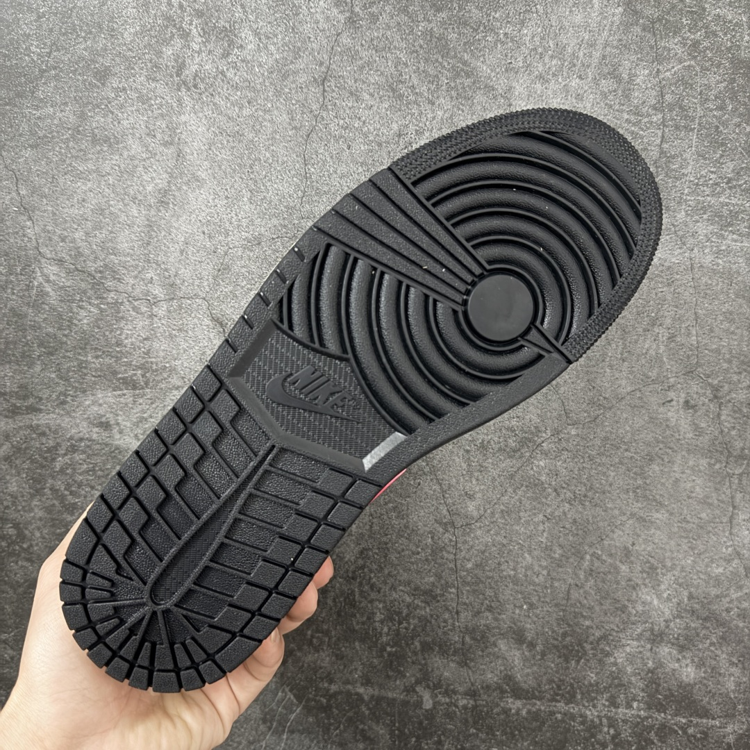 图片[9]-【DT纯原】Air Jordan 1 AJ1 乔一 低帮复古篮球鞋 男女同款 白黑粉 DC0774-107  市面中低帮最具代表性版本没有之一 口碑大厂出品 品控大底版型不断改良更新 全套原纸板楦头开发 确保原汁原味 完美呈现版型 完美零毛边处理 原厂内置全掌气垫 价格定位良心 平台专用代工流水线出品 一眼公司既视感 拿到手的一瞬间就与众不同 碾压市面所有版本 全部原鞋开发 每一个配色都会采购原鞋确认细节 打破市面看图做货无好货之说 尺码：35.5-46-选品中心