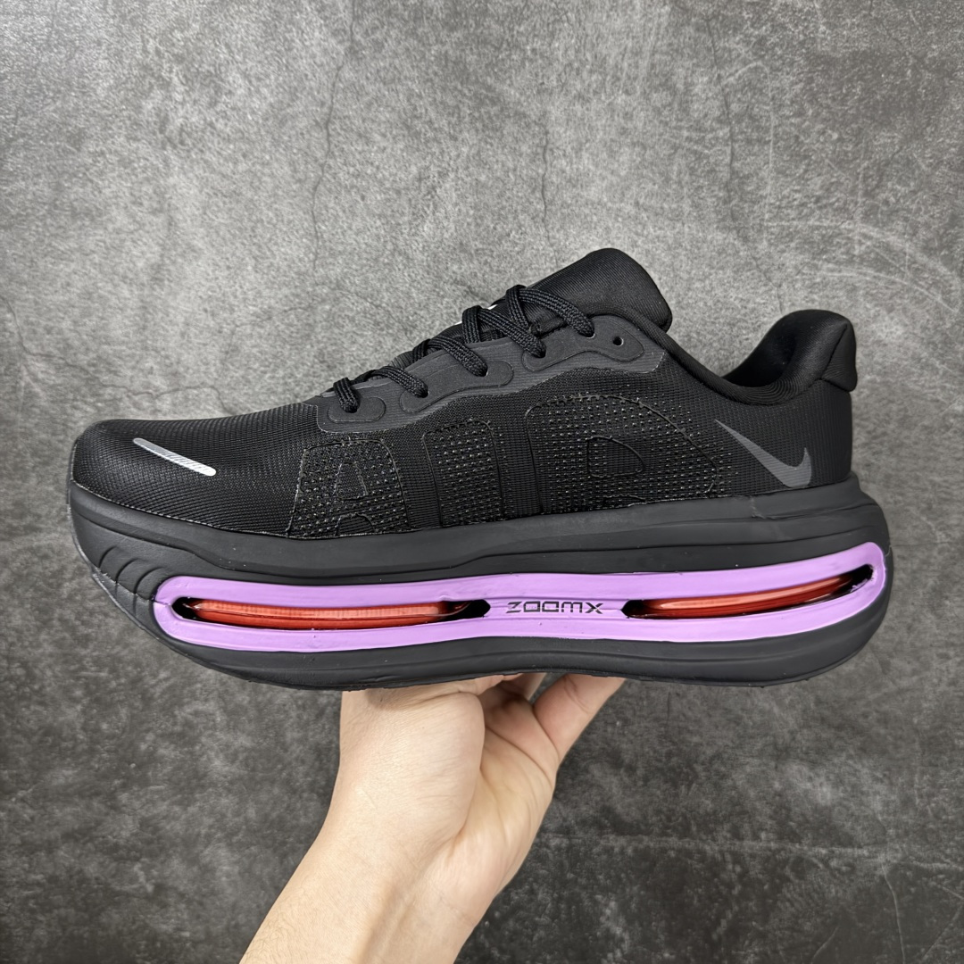 图片[2]-【公司级】Nike VOMERO PREMIUM 耐克 舒适减震防滑 低帮跑步鞋 全掌ReactX泡绵中底 前掌和后跟还配备了Air Zoom气垫单元 据说跑起来更快更舒适哦 这次最大的升级点 首次引入了ReactX泡绵 货号：HQ2050-880 尺码：36 36.5 37.5 38 38.5 39 40 40.5 41 42 42.5 43 44 45-选品中心