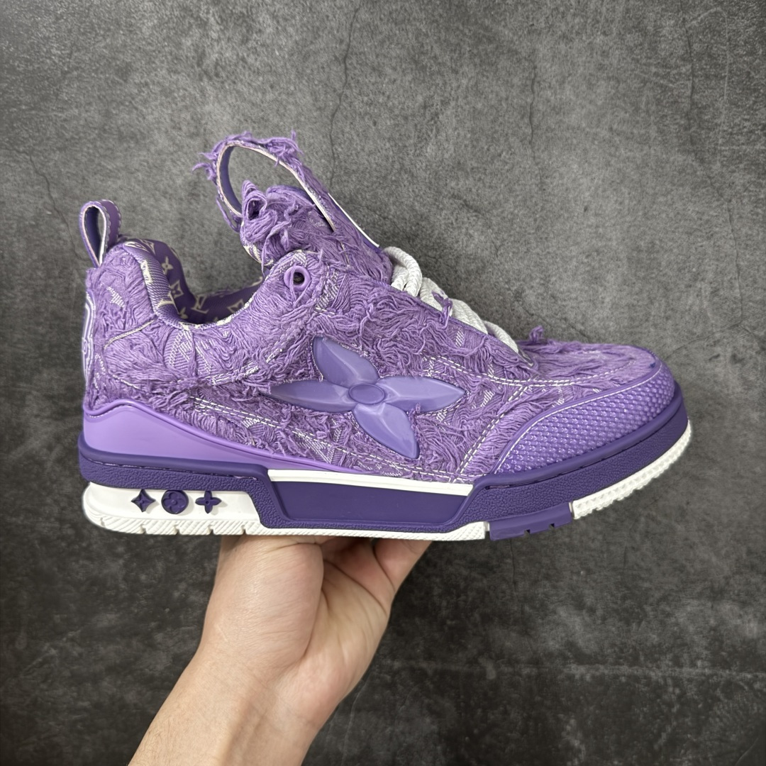 【YS纯原】广奢高端货 Louis Vuitton Trainer Skate 圆头系带低帮板鞋 男女同款 ✦ 荔枝纹头层皮+粒面头层皮拼接鞋面， 质感在线 ✦ 嵌入超软EVA物料鞋垫，脚感舒适 ✦ 后跟耐弯折滴塑支撑片，外置TPR光泽组合隔色鞋底 ✦ 草写风格Louis Vuitton标志，细节丰富 ✦ Virgil Abloh设计，灵感源自复古篮球鞋 ✦ 升级厚实抽屉礼品鞋盒+包装说明书+防尘布袋 ✦ 附送官方快递加固彩色涂鸦包装大礼盒 ✦ 零瑕疵工艺，无线头溢胶 尺码：39 40 41 42 43 44 45-选品中心