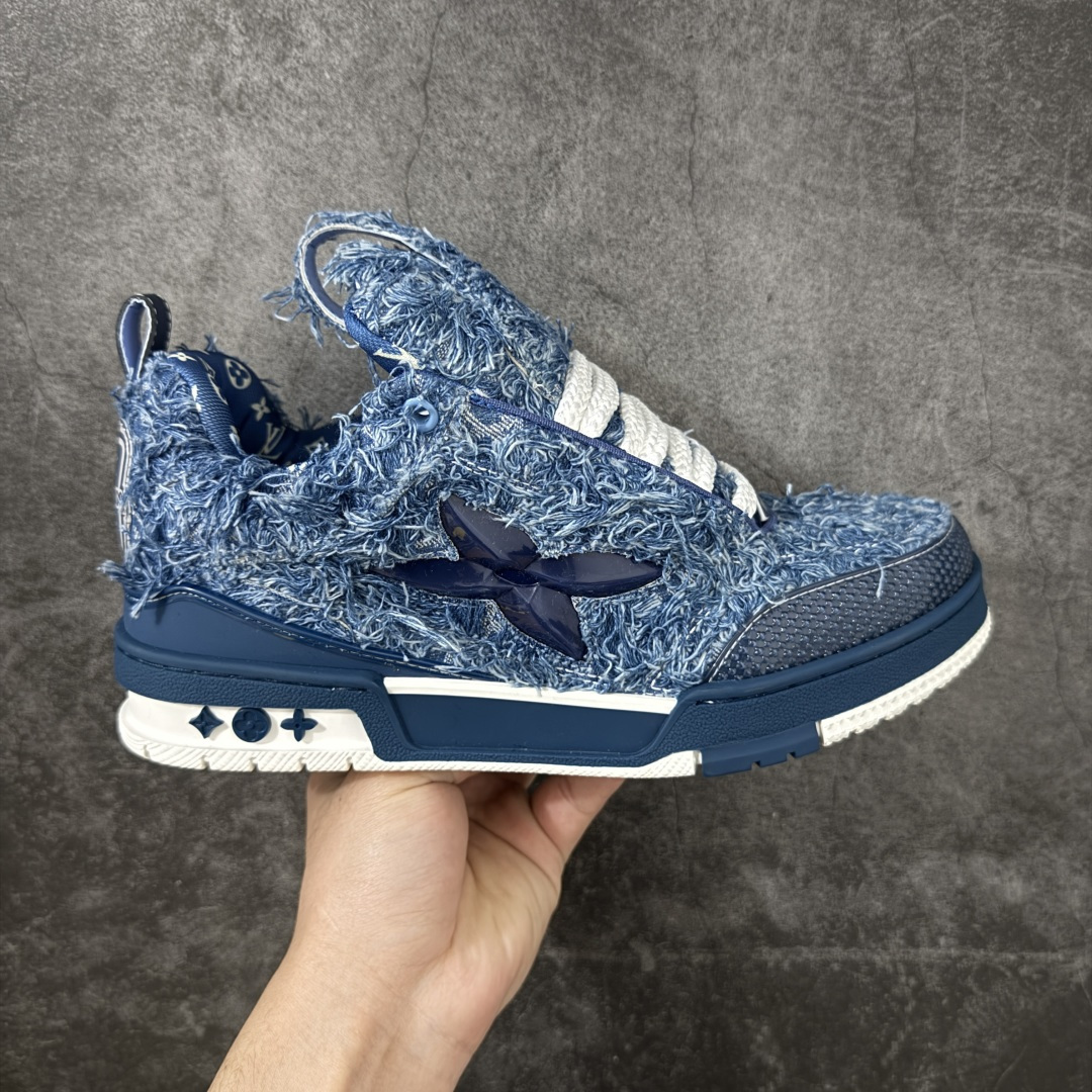 【YS纯原】广奢高端货 Louis Vuitton Trainer Skate 圆头系带低帮板鞋 男女同款 ✦ 荔枝纹头层皮+粒面头层皮拼接鞋面， 质感在线 ✦ 嵌入超软EVA物料鞋垫，脚感舒适 ✦ 后跟耐弯折滴塑支撑片，外置TPR光泽组合隔色鞋底 ✦ 草写风格Louis Vuitton标志，细节丰富 ✦ Virgil Abloh设计，灵感源自复古篮球鞋 ✦ 升级厚实抽屉礼品鞋盒+包装说明书+防尘布袋 ✦ 附送官方快递加固彩色涂鸦包装大礼盒 ✦ 零瑕疵工艺，无线头溢胶 尺码：39 40 41 42 43 44 45-选品中心