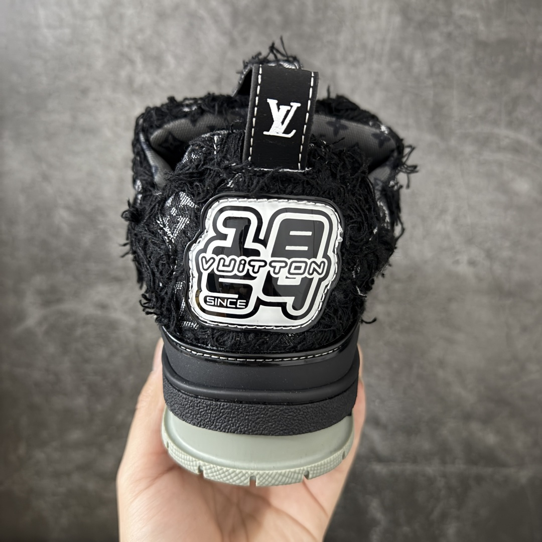 图片[4]-【YS纯原】广奢高端货 Louis Vuitton Trainer Skate 圆头系带低帮板鞋 男女同款 ✦ 荔枝纹头层皮+粒面头层皮拼接鞋面， 质感在线 ✦ 嵌入超软EVA物料鞋垫，脚感舒适 ✦ 后跟耐弯折滴塑支撑片，外置TPR光泽组合隔色鞋底 ✦ 草写风格Louis Vuitton标志，细节丰富 ✦ Virgil Abloh设计，灵感源自复古篮球鞋 ✦ 升级厚实抽屉礼品鞋盒+包装说明书+防尘布袋 ✦ 附送官方快递加固彩色涂鸦包装大礼盒 ✦ 零瑕疵工艺，无线头溢胶 尺码：39 40 41 42 43 44 45-选品中心