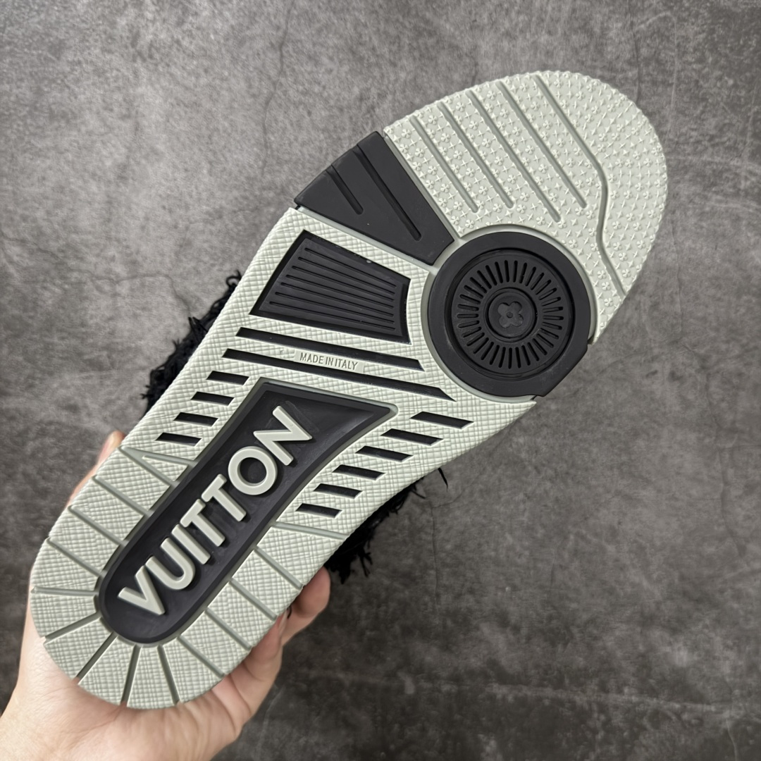 图片[9]-【YS纯原】广奢高端货 Louis Vuitton Trainer Skate 圆头系带低帮板鞋 男女同款 ✦ 荔枝纹头层皮+粒面头层皮拼接鞋面， 质感在线 ✦ 嵌入超软EVA物料鞋垫，脚感舒适 ✦ 后跟耐弯折滴塑支撑片，外置TPR光泽组合隔色鞋底 ✦ 草写风格Louis Vuitton标志，细节丰富 ✦ Virgil Abloh设计，灵感源自复古篮球鞋 ✦ 升级厚实抽屉礼品鞋盒+包装说明书+防尘布袋 ✦ 附送官方快递加固彩色涂鸦包装大礼盒 ✦ 零瑕疵工艺，无线头溢胶 尺码：39 40 41 42 43 44 45-选品中心