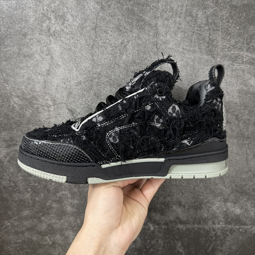 图片[2]-【YS纯原】广奢高端货 Louis Vuitton Trainer Skate 圆头系带低帮板鞋 男女同款 ✦ 荔枝纹头层皮+粒面头层皮拼接鞋面， 质感在线 ✦ 嵌入超软EVA物料鞋垫，脚感舒适 ✦ 后跟耐弯折滴塑支撑片，外置TPR光泽组合隔色鞋底 ✦ 草写风格Louis Vuitton标志，细节丰富 ✦ Virgil Abloh设计，灵感源自复古篮球鞋 ✦ 升级厚实抽屉礼品鞋盒+包装说明书+防尘布袋 ✦ 附送官方快递加固彩色涂鸦包装大礼盒 ✦ 零瑕疵工艺，无线头溢胶 尺码：39 40 41 42 43 44 45-选品中心