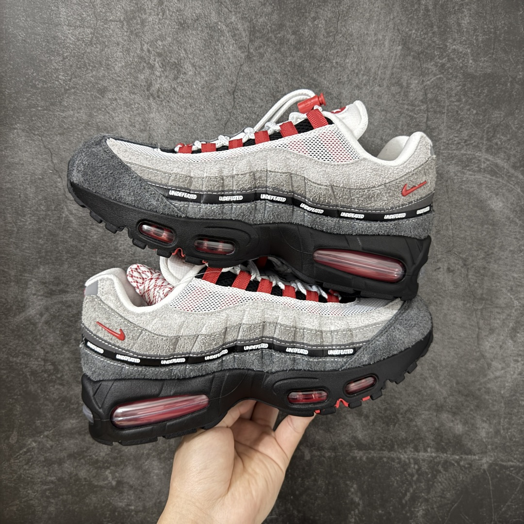 UNDEFEATED x Nike Air Max 95 OG Big Bubble 灰红色气垫跑鞋货号