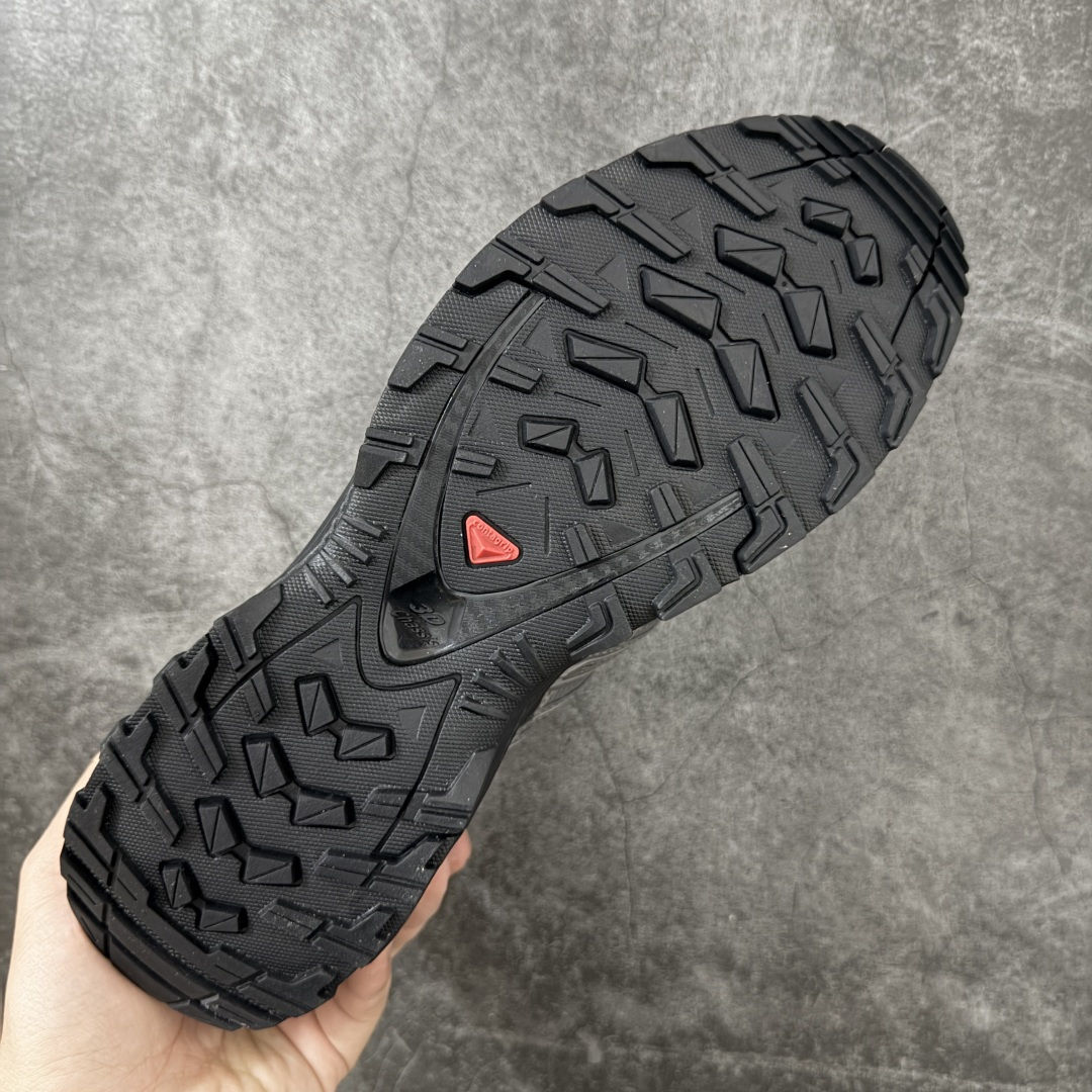 图片[9]-【666版本】SALOMON 萨洛蒙 XA PRO 3D 户外运动 网布减震防滑透气 低帮跑步鞋 男女同款 防水黑灰 475875 全新品质 巅峰之作 所有配色均购物原版拆解1：1开发 原材料打造 非市场公版便宜货 私模大底 清洁度比市场所有版本都高 全套原纸板楦头开发 原厂网布配套 确保原汁原味 完美呈现版型 原档数据独家私模五层组合大底 男女鞋同步官方开发至46 原装Ortholite轻量化鞋垫 中底布带钢印编号 原厂TPU锁扣 进口港宝加持 后跟自然饱满 还原公司包裹性 鞋面采用SENSIFT贴合技术 全方位贴合包裹脚型 鞋跟部鞋底牵引设计 提供强大的抓地性能 更适应野外崎岖不平的道路 其3D ADVANCED CHASSIS底盘 材料轻量大化 钉齿设计更具稳定性 防护性 鞋底易磨损区运用CONTAGRIP高耐磨材料 应对城市硬质路面长距离跑考验 尺码：36 36.5 37.5 38 38.5 39 40 40.5 41 42 42.5 43 44 45 46-选品中心