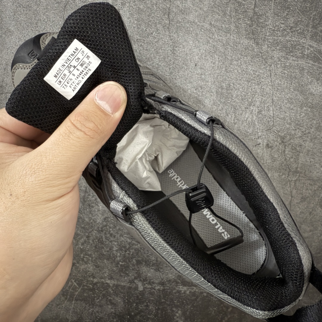 图片[7]-【666版本】SALOMON 萨洛蒙 XA PRO 3D 户外运动 网布减震防滑透气 低帮跑步鞋 男女同款 防水黑灰 475875 全新品质 巅峰之作 所有配色均购物原版拆解1：1开发 原材料打造 非市场公版便宜货 私模大底 清洁度比市场所有版本都高 全套原纸板楦头开发 原厂网布配套 确保原汁原味 完美呈现版型 原档数据独家私模五层组合大底 男女鞋同步官方开发至46 原装Ortholite轻量化鞋垫 中底布带钢印编号 原厂TPU锁扣 进口港宝加持 后跟自然饱满 还原公司包裹性 鞋面采用SENSIFT贴合技术 全方位贴合包裹脚型 鞋跟部鞋底牵引设计 提供强大的抓地性能 更适应野外崎岖不平的道路 其3D ADVANCED CHASSIS底盘 材料轻量大化 钉齿设计更具稳定性 防护性 鞋底易磨损区运用CONTAGRIP高耐磨材料 应对城市硬质路面长距离跑考验 尺码：36 36.5 37.5 38 38.5 39 40 40.5 41 42 42.5 43 44 45 46-选品中心