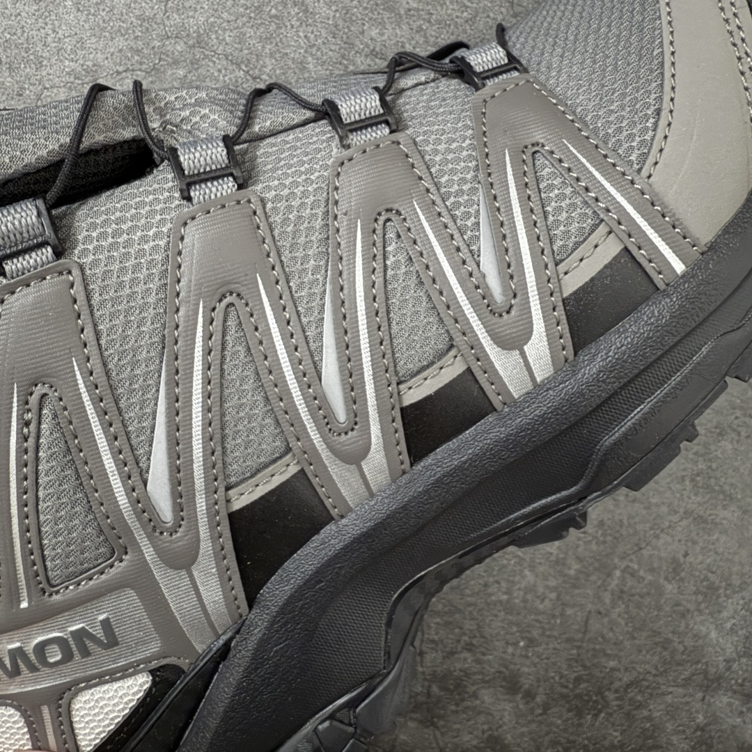 图片[4]-【666版本】SALOMON 萨洛蒙 XA PRO 3D 户外运动 网布减震防滑透气 低帮跑步鞋 男女同款 防水黑灰 475875 全新品质 巅峰之作 所有配色均购物原版拆解1：1开发 原材料打造 非市场公版便宜货 私模大底 清洁度比市场所有版本都高 全套原纸板楦头开发 原厂网布配套 确保原汁原味 完美呈现版型 原档数据独家私模五层组合大底 男女鞋同步官方开发至46 原装Ortholite轻量化鞋垫 中底布带钢印编号 原厂TPU锁扣 进口港宝加持 后跟自然饱满 还原公司包裹性 鞋面采用SENSIFT贴合技术 全方位贴合包裹脚型 鞋跟部鞋底牵引设计 提供强大的抓地性能 更适应野外崎岖不平的道路 其3D ADVANCED CHASSIS底盘 材料轻量大化 钉齿设计更具稳定性 防护性 鞋底易磨损区运用CONTAGRIP高耐磨材料 应对城市硬质路面长距离跑考验 尺码：36 36.5 37.5 38 38.5 39 40 40.5 41 42 42.5 43 44 45 46-选品中心