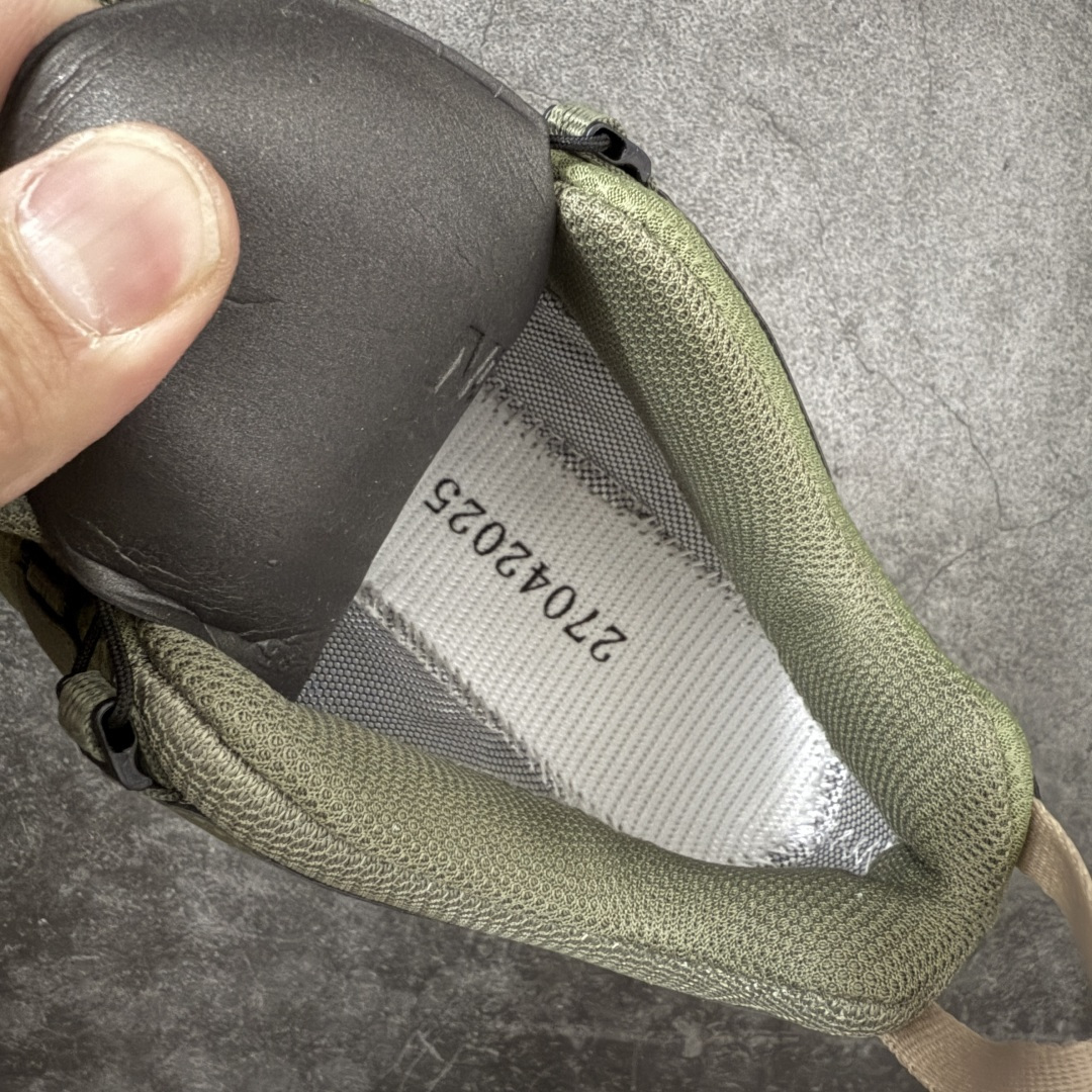 图片[8]-【666版本】SALOMON 萨洛蒙 XA PRO 3D 户外运动 网布减震防滑透气 低帮跑步鞋 男女同款 防水绿色 475874 全新品质 巅峰之作 所有配色均购物原版拆解1：1开发 原材料打造 非市场公版便宜货 私模大底 清洁度比市场所有版本都高 全套原纸板楦头开发 原厂网布配套 确保原汁原味 完美呈现版型 原档数据独家私模五层组合大底 男女鞋同步官方开发至46 原装Ortholite轻量化鞋垫 中底布带钢印编号 原厂TPU锁扣 进口港宝加持 后跟自然饱满 还原公司包裹性 鞋面采用SENSIFT贴合技术 全方位贴合包裹脚型 鞋跟部鞋底牵引设计 提供强大的抓地性能 更适应野外崎岖不平的道路 其3D ADVANCED CHASSIS底盘 材料轻量大化 钉齿设计更具稳定性 防护性 鞋底易磨损区运用CONTAGRIP高耐磨材料 应对城市硬质路面长距离跑考验 尺码：36 36.5 37.5 38 38.5 39 40 40.5 41 42 42.5 43 44 45 46-选品中心