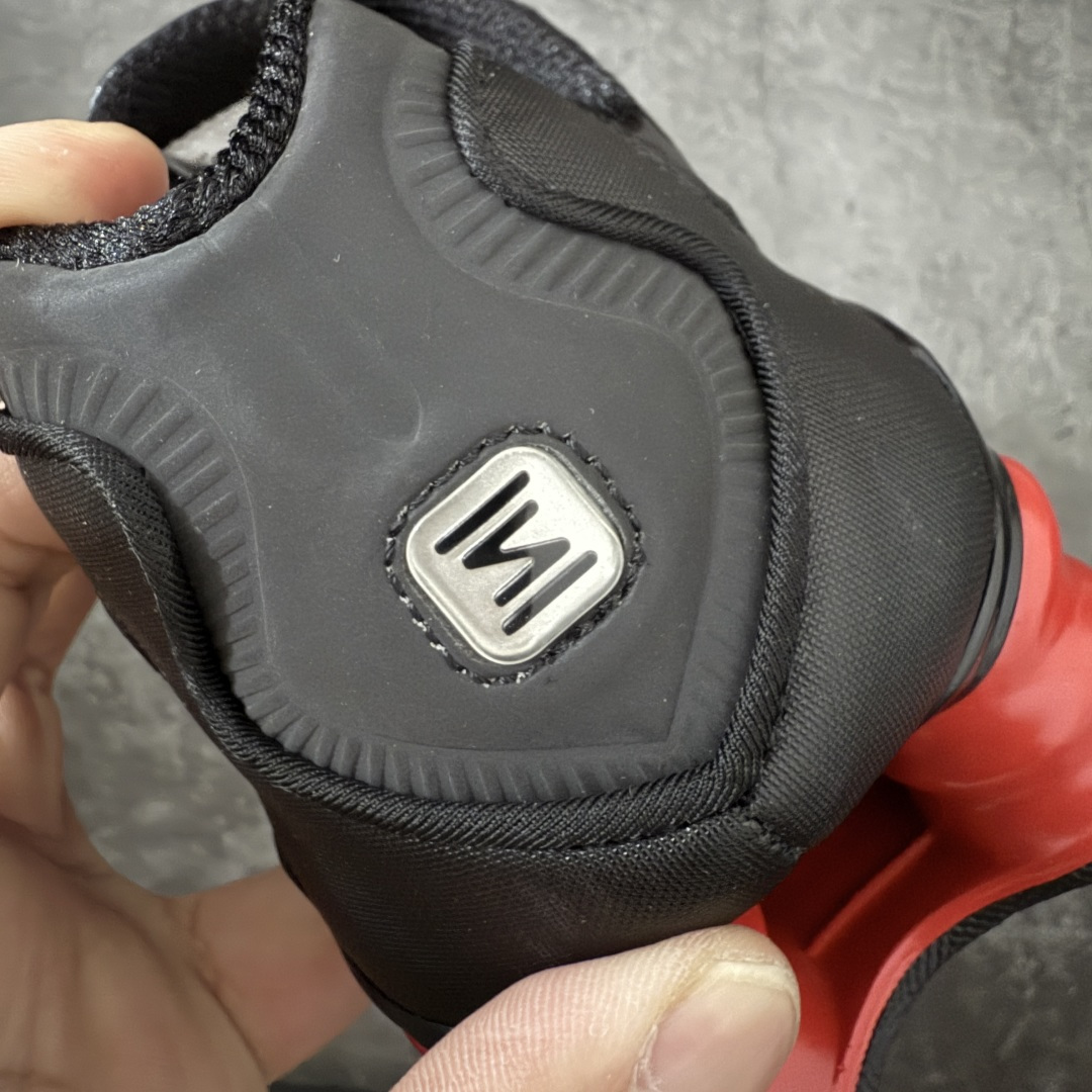 图片[2]-【Max纯原版】原版开发 Nike Shox TL系列 黑红色 CI0987-001 NK Shox TL系列 复古舒适百搭防滑耐磨低邦柱形气垫休闲跑步鞋 鞋面采用了轻质化的材料打造，搭载鞋带系带系统以及鞋舌部分的特殊控制模块，科技感十足；采用透气纺织品和网眼鞋面与标志性的Nike Shox技术，同时提供更轻盈的感觉和大胆的外观；鞋身大面积采用织物与皮革材质拼接设计，搭配Dri-FITz透气网面，透气性拉满不闷脚。中底前掌搭载Air Max科技，后掌配置Shoxy缓震气柱，前掌气垫提供灵敏回弹，中底的气柱设计也很加分，外观上科技感十足；设计彰显个性，复古造型适配多种穿搭风格。 尺码：39 40 40.5 41 42 42.5 43 44 44.5 45 45.5 46 46.5 47.5-选品中心