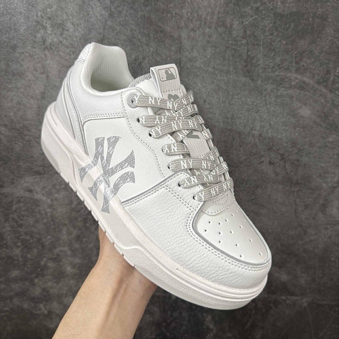 图片[3]-【纯原订单】MLB Chunky Liner Basic NY复古印花学长鞋系列低帮轻量增高厚底百搭休闲运动慢跑鞋板鞋 Korea韩国联名NY美国榄球纽约洋基队限定 市场第一梯队品质 韩国代购版本 MLB专用菱形双针中底布 重点细节中底布带注胶孔 原厂NFC感应吊牌 支持鉴定 一个两位数 原盒原标 全套原楦原纸板原厂数据开发 中韩文保养标贴 绿色防霉片 平台代购专供 独家一比一RB+MD组合大底 高频后跟小人Logo精准对位立体饱满 正确网布加超迁鞋面 转印中底走线紧密 转印Logo工艺表层防刮不掉色 尺码：36 36.5 37.5 38 38.5 39 40 40.5 41 42 42.5 43 44 44.5 45-选品中心