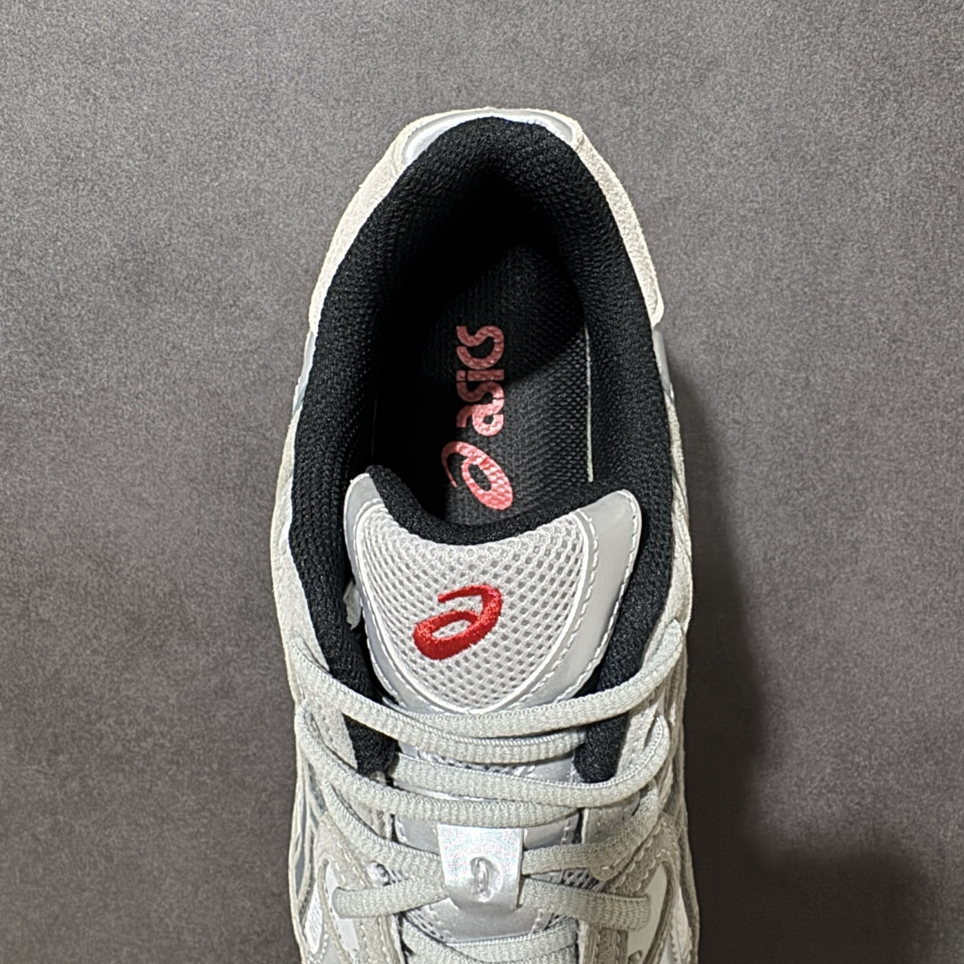 图片[6]-【公司级】Asics Gel-NYC G亚瑟士运动休闲透气专业跑鞋  #鞋面采用反绒皮与网布拼接 透气舒适兼具休闲时尚 结合简明的配色 展现品牌的传承及引领复古流行的主题 虎爪造型的LOGO  #鞋身稳定包裹系统 支撑鞋身 经典宽大鞋型配备防偏移设计提升包裹性 穿着舒适鞋面透气孔设计 提供透气性 型号 1201A789-102  尺码：36 37 37.5 38 39 39.5 40 40.5 41.5 42 42.5 43.5 44 45 46-选品中心