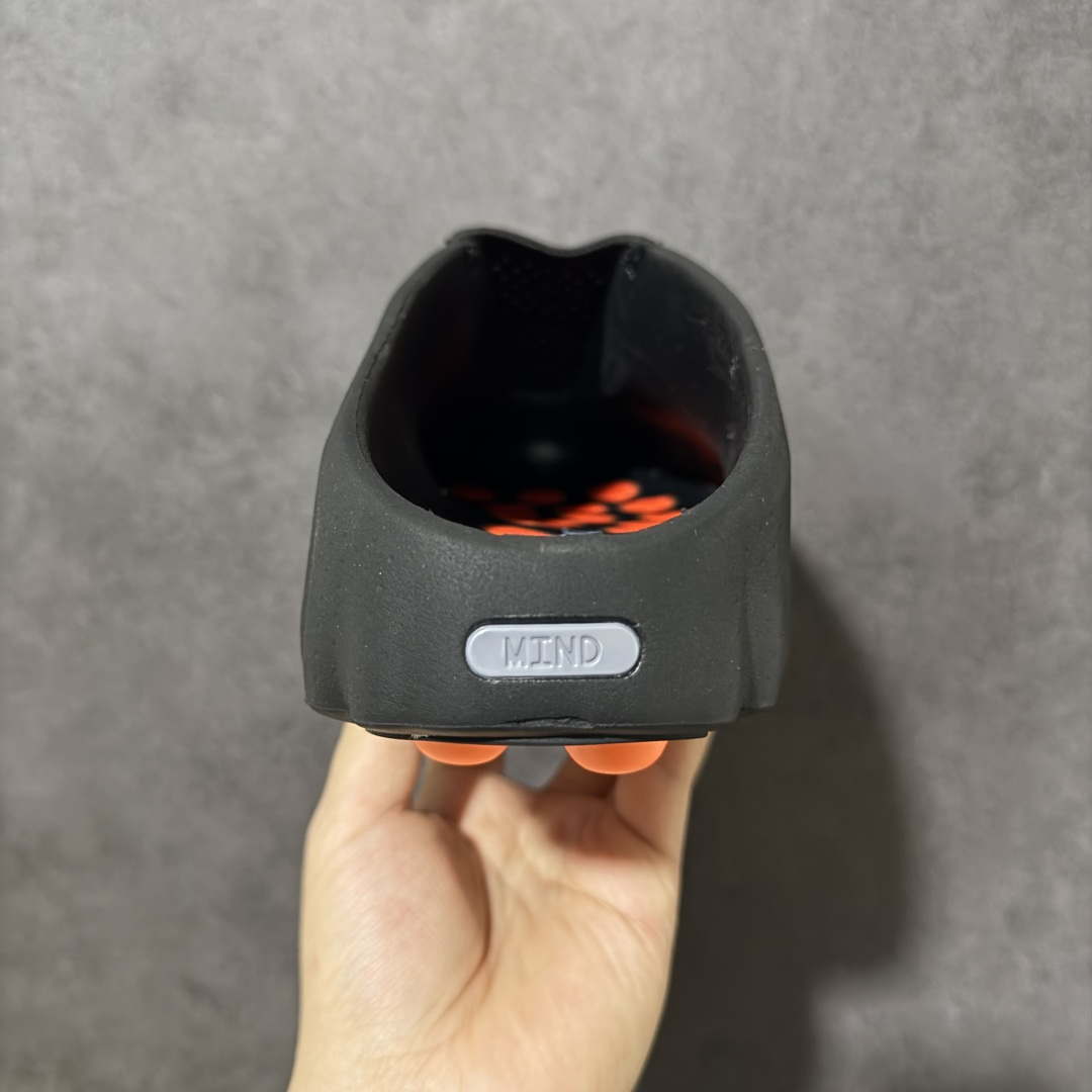 图片[4]-【公司级】Nike Mind 001 Recovery Slide 耐克 舒适柔软包头拖鞋 黑科技产物 作为耐克首款结合神经科学研发的鞋款 它最大的设计在于鞋底 鞋底嵌有22个独立泡棉节点 上脚后能有效刺激足底触觉 搭配吸睛的外观 适合在运动后放松时穿着 带来独特体验 货号：HQ4307-002 尺码：36～47-选品中心