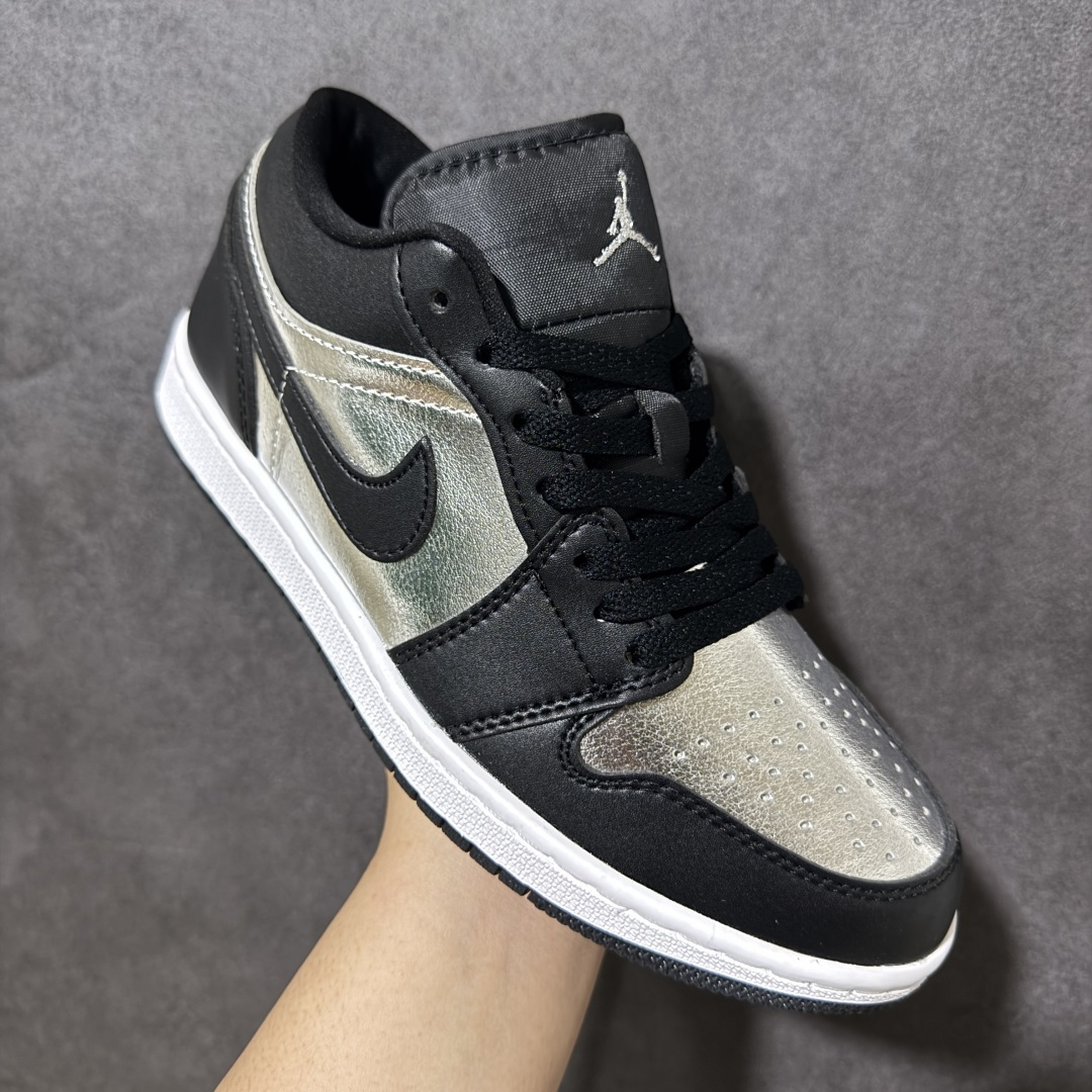 图片[3]-【H11纯原】Nike Air Jordan 1 Low SE AJ1 乔一 舒适贴合 防滑耐磨 低帮 复古篮球鞋 货号：DA5551-001 尺码：35.5 36 36.5 37.5 38 38.5 39 40 40.5 41 42 42.5 43 44 45 46 47.5 #H11顶级纯原 纯原外贸平台特供订单 #全套原纸板楦头开发 #原厂特供材料配套加持 #确保原汁原味 完美呈现版型 #原档数据独家私模大底 #男女鞋同步官方开发至48.5 #原装进口轻量化鞋垫 #进口港宝加持 后跟自然饱满 还原公司包裹性 #鞋面采用原装数据贴合技术 #全方位贴合包裹脚型 #鞋跟部鞋底牵引设计 #提供强大的抓地性能 #更适应不同实战场地路面-选品中心