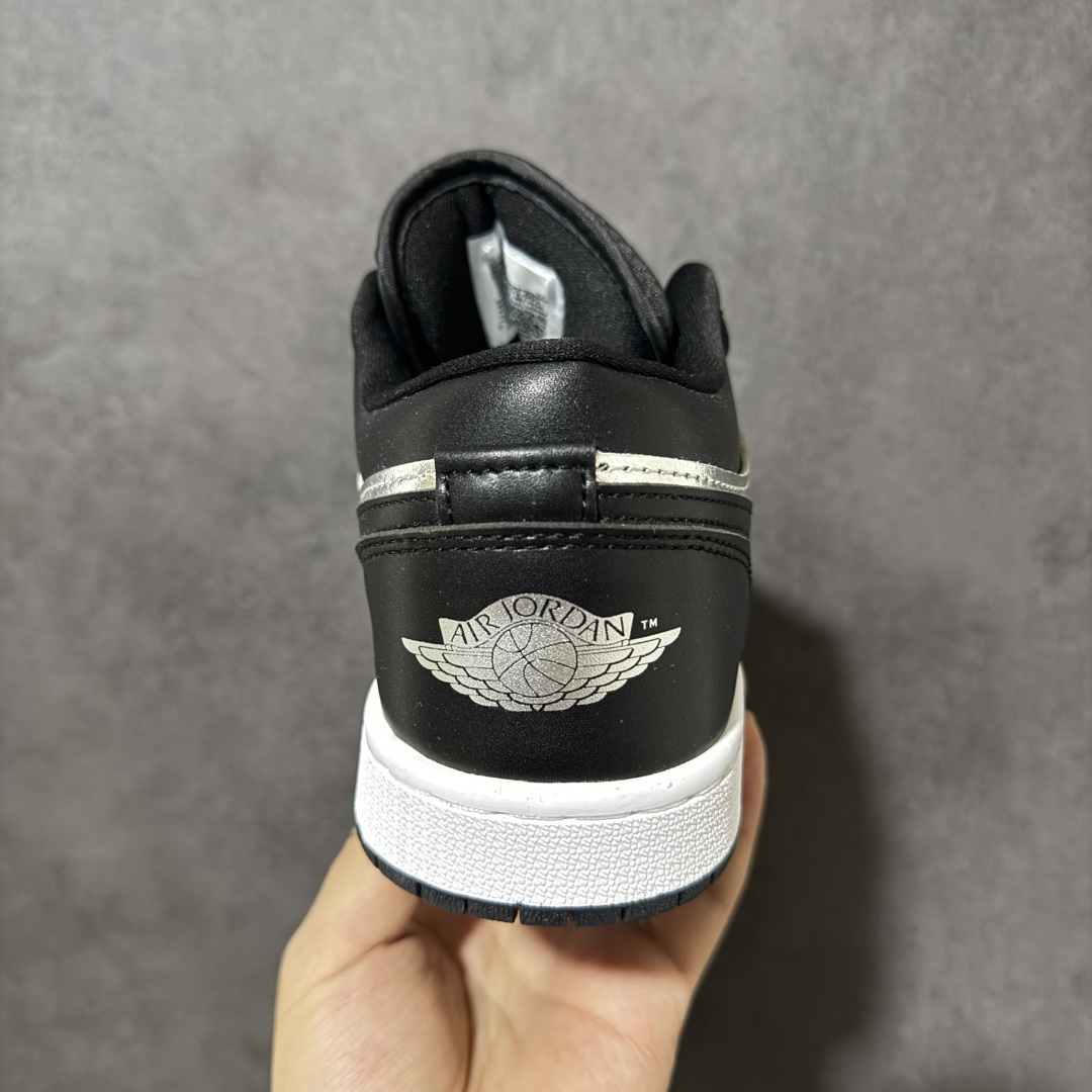图片[4]-【H11纯原】Nike Air Jordan 1 Low SE AJ1 乔一 舒适贴合 防滑耐磨 低帮 复古篮球鞋 货号：DA5551-001 尺码：35.5 36 36.5 37.5 38 38.5 39 40 40.5 41 42 42.5 43 44 45 46 47.5 #H11顶级纯原 纯原外贸平台特供订单 #全套原纸板楦头开发 #原厂特供材料配套加持 #确保原汁原味 完美呈现版型 #原档数据独家私模大底 #男女鞋同步官方开发至48.5 #原装进口轻量化鞋垫 #进口港宝加持 后跟自然饱满 还原公司包裹性 #鞋面采用原装数据贴合技术 #全方位贴合包裹脚型 #鞋跟部鞋底牵引设计 #提供强大的抓地性能 #更适应不同实战场地路面-选品中心