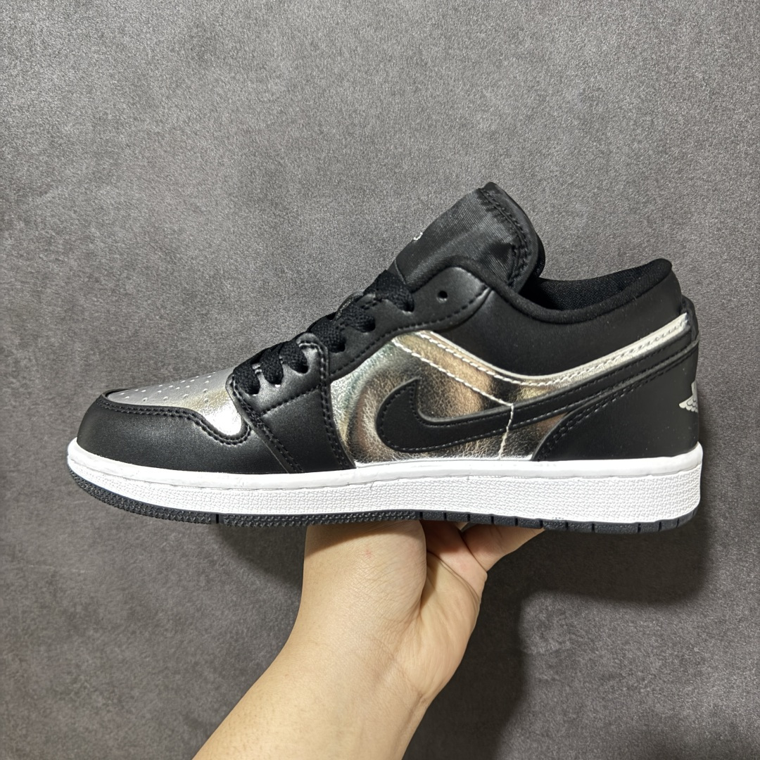 图片[2]-【H11纯原】Nike Air Jordan 1 Low SE AJ1 乔一 舒适贴合 防滑耐磨 低帮 复古篮球鞋 货号：DA5551-001 尺码：35.5 36 36.5 37.5 38 38.5 39 40 40.5 41 42 42.5 43 44 45 46 47.5 #H11顶级纯原 纯原外贸平台特供订单 #全套原纸板楦头开发 #原厂特供材料配套加持 #确保原汁原味 完美呈现版型 #原档数据独家私模大底 #男女鞋同步官方开发至48.5 #原装进口轻量化鞋垫 #进口港宝加持 后跟自然饱满 还原公司包裹性 #鞋面采用原装数据贴合技术 #全方位贴合包裹脚型 #鞋跟部鞋底牵引设计 #提供强大的抓地性能 #更适应不同实战场地路面-选品中心