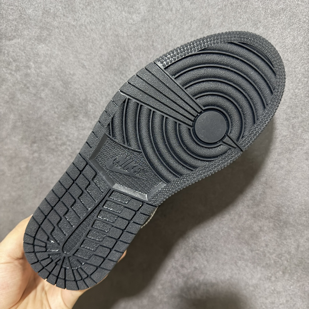 图片[9]-【H11纯原】Nike Air Jordan 1 Low SE AJ1 乔一 舒适贴合 防滑耐磨 低帮 复古篮球鞋 货号：DA5551-001 尺码：35.5 36 36.5 37.5 38 38.5 39 40 40.5 41 42 42.5 43 44 45 46 47.5 #H11顶级纯原 纯原外贸平台特供订单 #全套原纸板楦头开发 #原厂特供材料配套加持 #确保原汁原味 完美呈现版型 #原档数据独家私模大底 #男女鞋同步官方开发至48.5 #原装进口轻量化鞋垫 #进口港宝加持 后跟自然饱满 还原公司包裹性 #鞋面采用原装数据贴合技术 #全方位贴合包裹脚型 #鞋跟部鞋底牵引设计 #提供强大的抓地性能 #更适应不同实战场地路面-选品中心