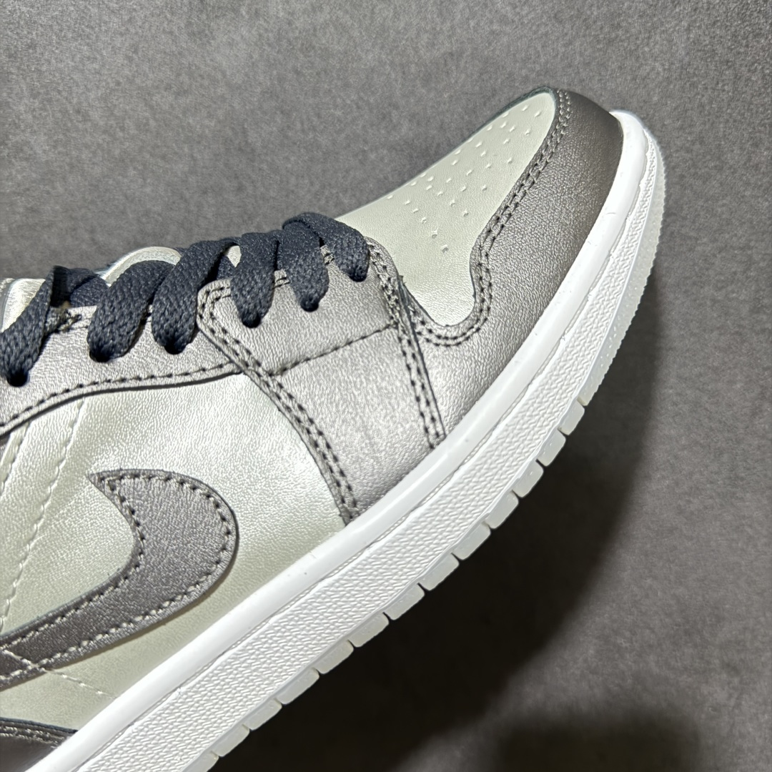 图片[7]-【H11纯原】Nike Air Jordan 1 Low SE AJ1 乔一 舒适贴合 防滑耐磨 低帮 复古篮球鞋 货号：HV4398-014 尺码：35.5 36 36.5 37.5 38 38.5 39 40 40.5 41 42 42.5 43 44 45 46 47.5 #H11顶级纯原 纯原外贸平台特供订单 #全套原纸板楦头开发 #原厂特供材料配套加持 #确保原汁原味 完美呈现版型 #原档数据独家私模大底 #男女鞋同步官方开发至48.5 #原装进口轻量化鞋垫 #进口港宝加持 后跟自然饱满 还原公司包裹性 #鞋面采用原装数据贴合技术 #全方位贴合包裹脚型 #鞋跟部鞋底牵引设计 #提供强大的抓地性能 #更适应不同实战场地路面-选品中心