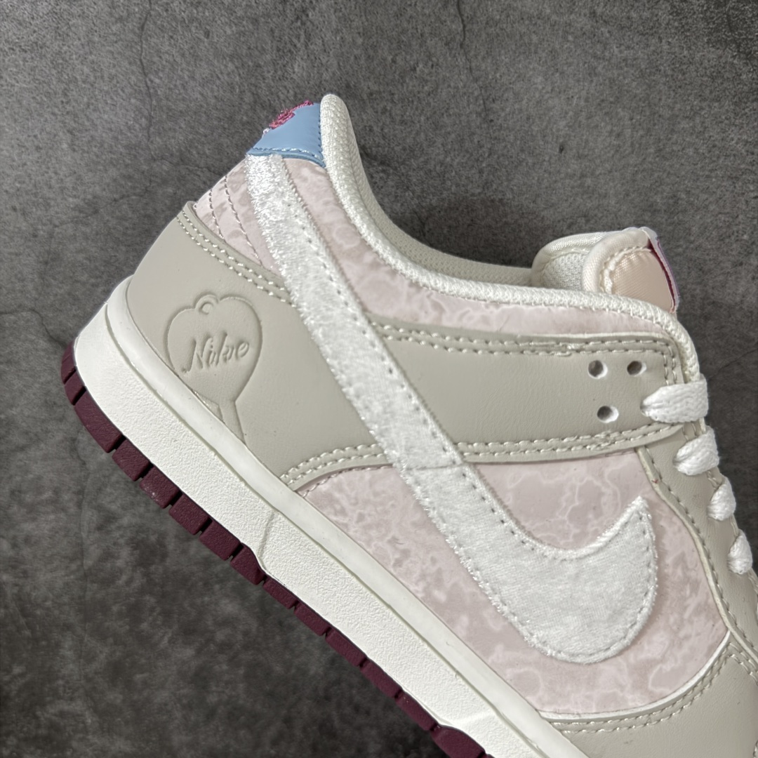 图片[7]-【公司级】Nike Dunk Low \”Valentine’s Day\” 情人节限定 米粉  奶白 + 柔雾粉的渐变配色像裹了层春日薄纱，鞋身拼接细腻皮革 + 丝绒勾边：鞋面是软滑的哑光皮革，Swoosh 用银粉丝绒材质，摸上去自带柔焦质感；后跟暗藏浅蓝小细节市场唯一独家头层皮打造 原鞋原档案开发 原厂皮料 原档冲孔鞋头 正确满胶鞋垫 四线拉帮 原厂织唛标 鞋舌高弹海绵填充   货号：IQ1145-610  尺码： 36 36.5 37.5 38 38.5 39 40 40.5 41 42 42.5 43-选品中心