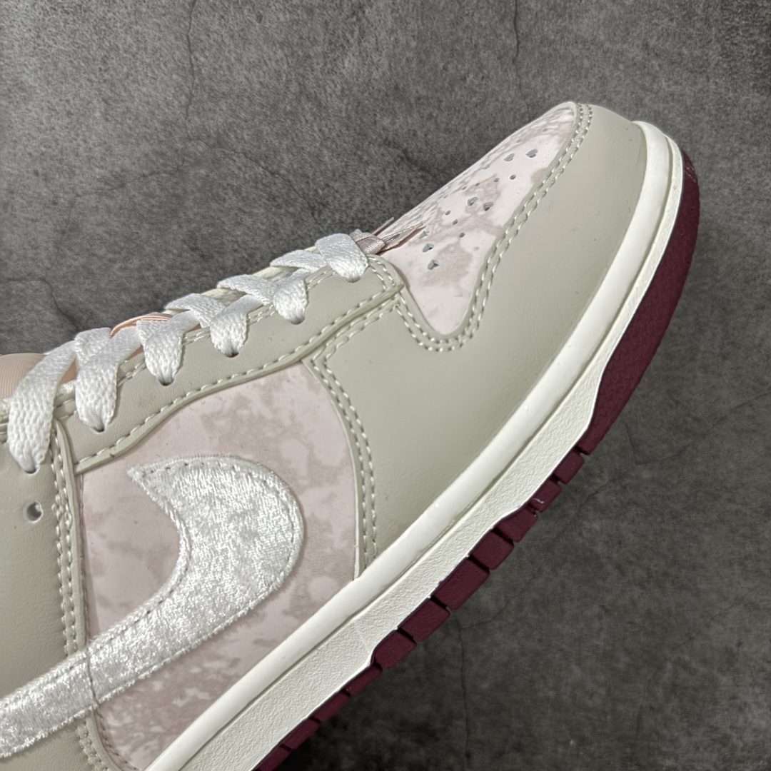 图片[6]-【公司级】Nike Dunk Low \”Valentine’s Day\” 情人节限定 米粉  奶白 + 柔雾粉的渐变配色像裹了层春日薄纱，鞋身拼接细腻皮革 + 丝绒勾边：鞋面是软滑的哑光皮革，Swoosh 用银粉丝绒材质，摸上去自带柔焦质感；后跟暗藏浅蓝小细节市场唯一独家头层皮打造 原鞋原档案开发 原厂皮料 原档冲孔鞋头 正确满胶鞋垫 四线拉帮 原厂织唛标 鞋舌高弹海绵填充   货号：IQ1145-610  尺码： 36 36.5 37.5 38 38.5 39 40 40.5 41 42 42.5 43-选品中心