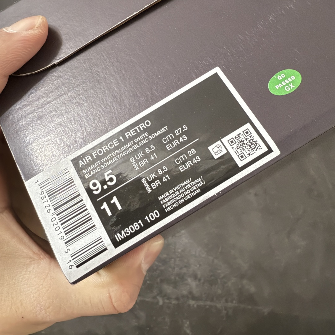 图片[10]-【GX纯原】 NK Air Force 1 Low \’07 空军一号低帮经典板鞋 万圣节白黑苍蝇🪰彩绘 IM3081-100 顶级空军 皮料质感可媲美原版 细节吊打市场其他代号版本 全鞋电脑针车 工整有序 原厂港宝加持完美还原灵魂版型 原盒原配从里到外百分百还原 原厂全头层原厂皮料 原标原盒 内置Sole气垫 中底白色背胶 中底划线 已经无限的接近公司 原厂楦头 原厂刺绣 后跟弧度修正 正确中底四线防伪 尺码：40 40.5 41 42 42.5 43 44 44.5 45 46 47.5 48.5-选品中心