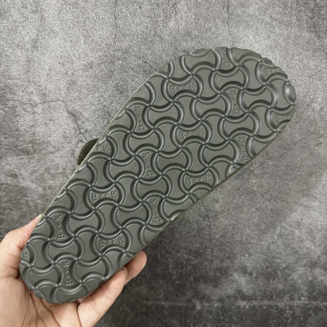 图片[9]-【H版纯原】 Birkenstock Boston 博肯/勃肯 系列上架 牛皮绒面革平底复古软木休闲鞋 配色：橄榄绿 1009543 真正软木塞大底 品质细节领先市场版本 原产品质 采用质地柔软进口牛皮绒面革 无刺鼻异味 中底搭载缓震软木橡胶 进口头层牛皮 原版开模/版型/材质/细节遵循ZP工艺！ 市售顶级不吹文案 尺码：35-45-选品中心