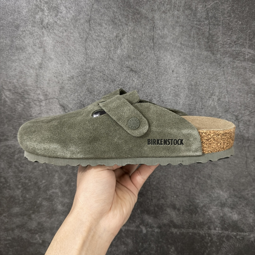 图片[2]-【H版纯原】 Birkenstock Boston 博肯/勃肯 系列上架 牛皮绒面革平底复古软木休闲鞋 配色：橄榄绿 1009543 真正软木塞大底 品质细节领先市场版本 原产品质 采用质地柔软进口牛皮绒面革 无刺鼻异味 中底搭载缓震软木橡胶 进口头层牛皮 原版开模/版型/材质/细节遵循ZP工艺！ 市售顶级不吹文案 尺码：35-45-选品中心