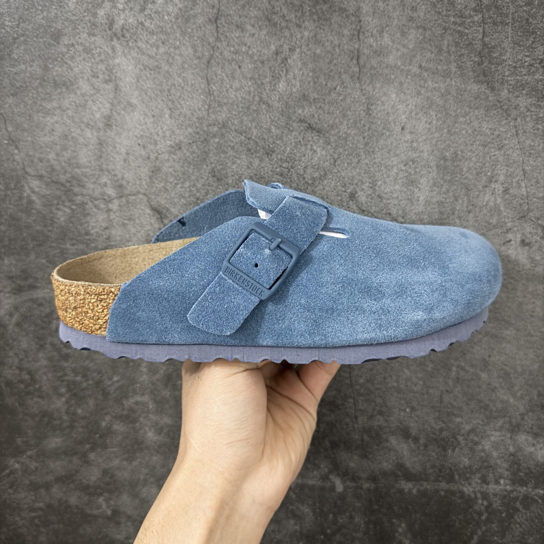【H版纯原】 Birkenstock Boston 博肯/勃肯 系列上架 牛皮绒面革平底复古软木休闲鞋 配色：原力蓝 1009543 真正软木塞大底 品质细节领先市场版本 原产品质 采用质地柔软进口牛皮绒面革 无刺鼻异味 中底搭载缓震软木橡胶 进口头层牛皮 原版开模/版型/材质/细节遵循ZP工艺！ 市售顶级不吹文案 尺码：35-45-选品中心