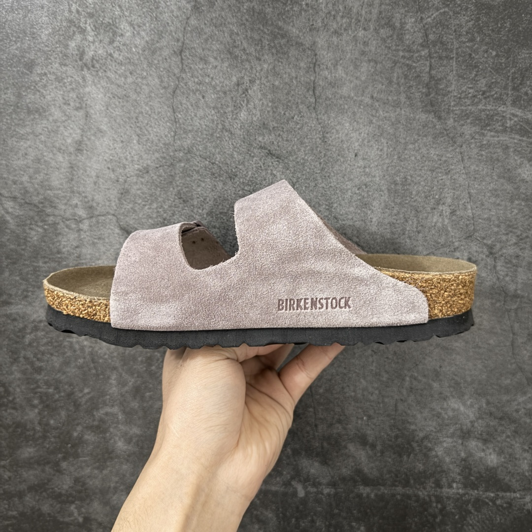 图片[2]-【H版纯原】 Birkenstock Boston 博肯/勃肯 系列上架 牛皮绒面革平底复古软木休闲鞋 二字拖鞋 配色：浅紫色 1029790 真正软木塞大底 品质细节领先市场版本 原产品质 采用质地柔软进口牛皮绒面革 无刺鼻异味 中底搭载缓震软木橡胶 进口头层牛皮 原版开模/版型/材质/细节遵循ZP工艺！ 市售顶级不吹文案 尺码：35-45-选品中心