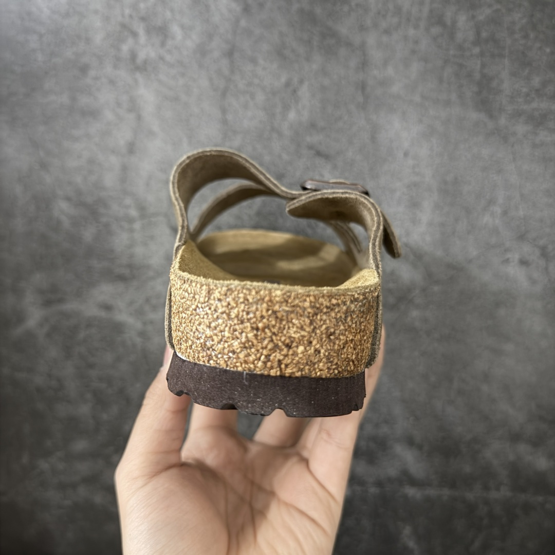 图片[4]-【H版纯原】 Birkenstock Boston 博肯/勃肯 系列上架 牛皮绒面革平底复古软木休闲鞋 二字拖鞋 配色：羚羊棕色 1029790 真正软木塞大底 品质细节领先市场版本 原产品质 采用质地柔软进口牛皮绒面革 无刺鼻异味 中底搭载缓震软木橡胶 进口头层牛皮 原版开模/版型/材质/细节遵循ZP工艺！ 市售顶级不吹文案 尺码：35-45-选品中心