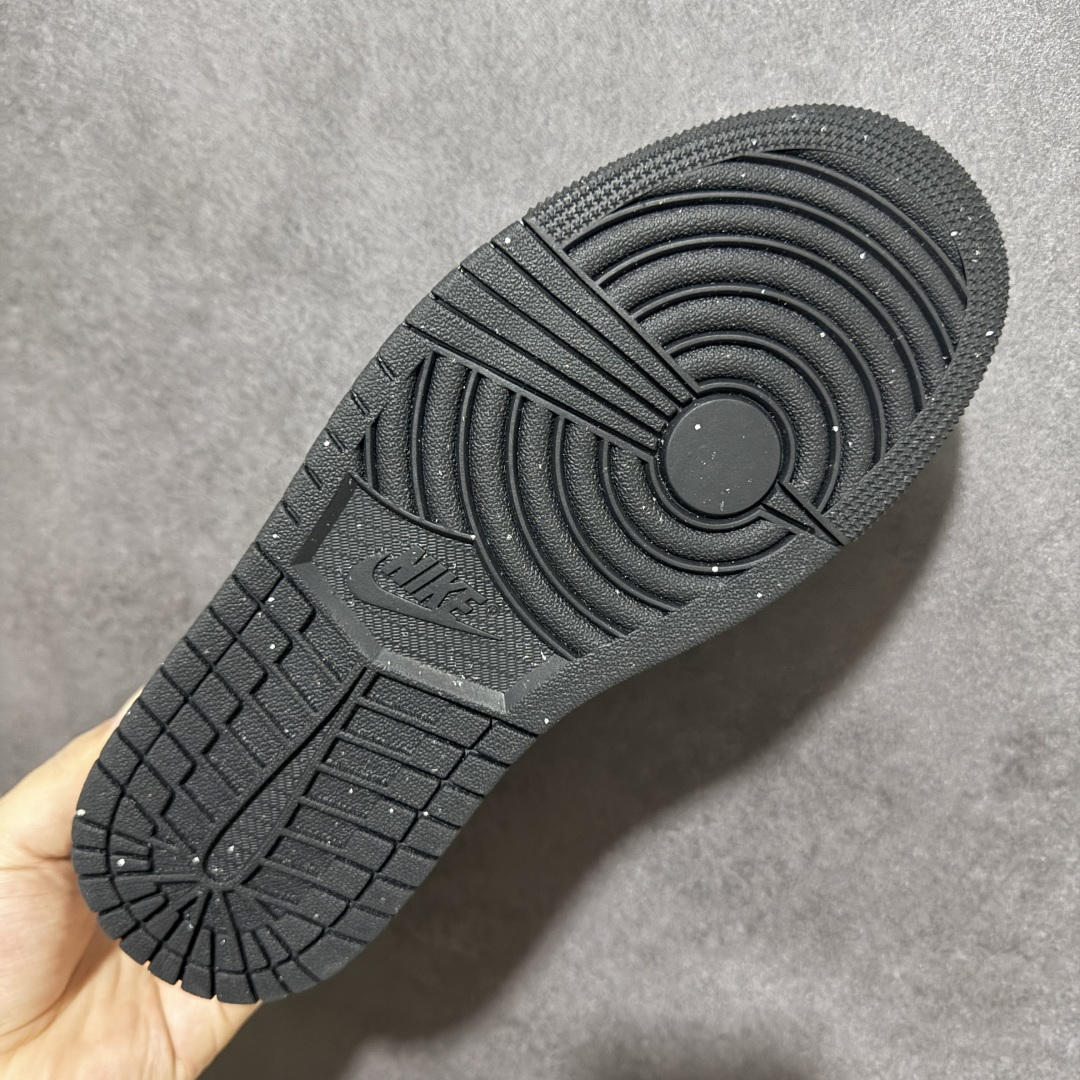 图片[9]-【H11纯原】Nike Air Jordan 1 Low SE AJ1 乔一 舒适贴合 防滑耐磨 低帮 复古篮球鞋 货号：IX8740-101 尺码：35.5 36 36.5 37.5 38 38.5 39 40 40.5 41 42 42.5 43 44 45 46 47.5 #H11顶级纯原 纯原外贸平台特供订单 #全套原纸板楦头开发 #原厂特供材料配套加持 #确保原汁原味 完美呈现版型 #原档数据独家私模大底 #男女鞋同步官方开发至48.5 #原装进口轻量化鞋垫 #进口港宝加持 后跟自然饱满 还原公司包裹性 #鞋面采用原装数据贴合技术 #全方位贴合包裹脚型 #鞋跟部鞋底牵引设计 #提供强大的抓地性能 #更适应不同实战场地路面-选品中心
