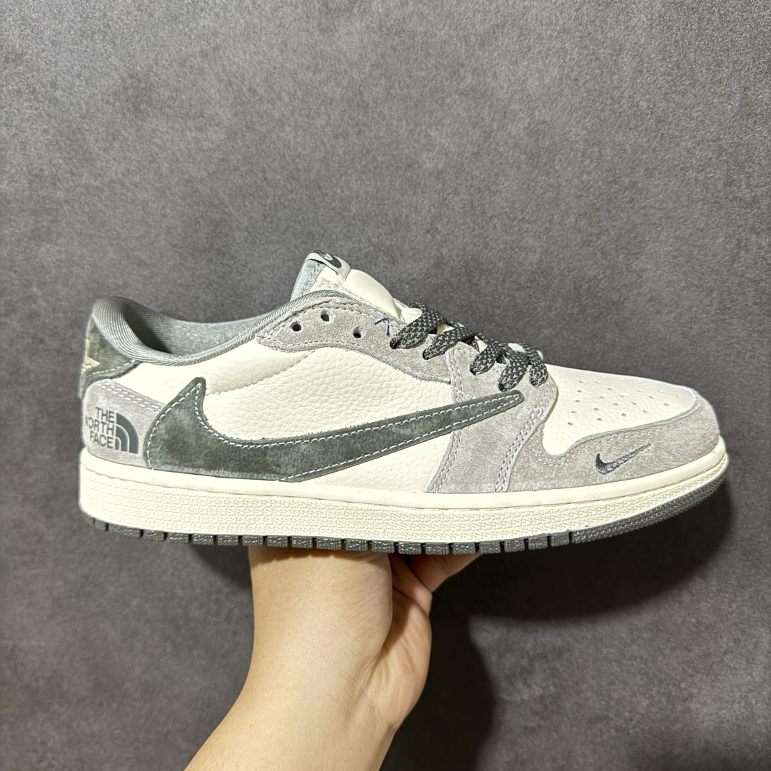 【定制版】Nike Air Jordan 1 x Travis Scott AJ1倒勾 乔一倒钩 ‘DIY’定制 耐克 低帮文化篮球鞋 完美品质出货 细节如图所示 鞋面切割工整 冲孔整齐干净 中底拉帮线 整体清洁度非常好 货号：XS2025-093 尺码：36 36.5 37.5 38 38.5 39 40 40.5 41 42 42.5 43 44 45-选品中心