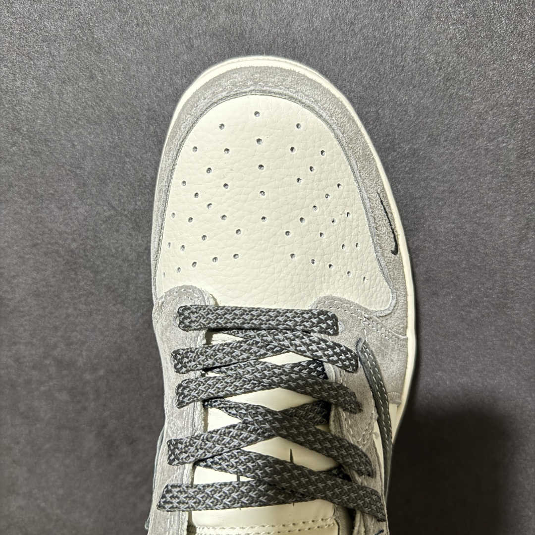 图片[5]-【定制版】Nike Air Jordan 1 x Travis Scott AJ1倒勾 乔一倒钩 ‘DIY’定制 耐克 低帮文化篮球鞋 完美品质出货 细节如图所示 鞋面切割工整 冲孔整齐干净 中底拉帮线 整体清洁度非常好 货号：XS2025-093 尺码：36 36.5 37.5 38 38.5 39 40 40.5 41 42 42.5 43 44 45-选品中心
