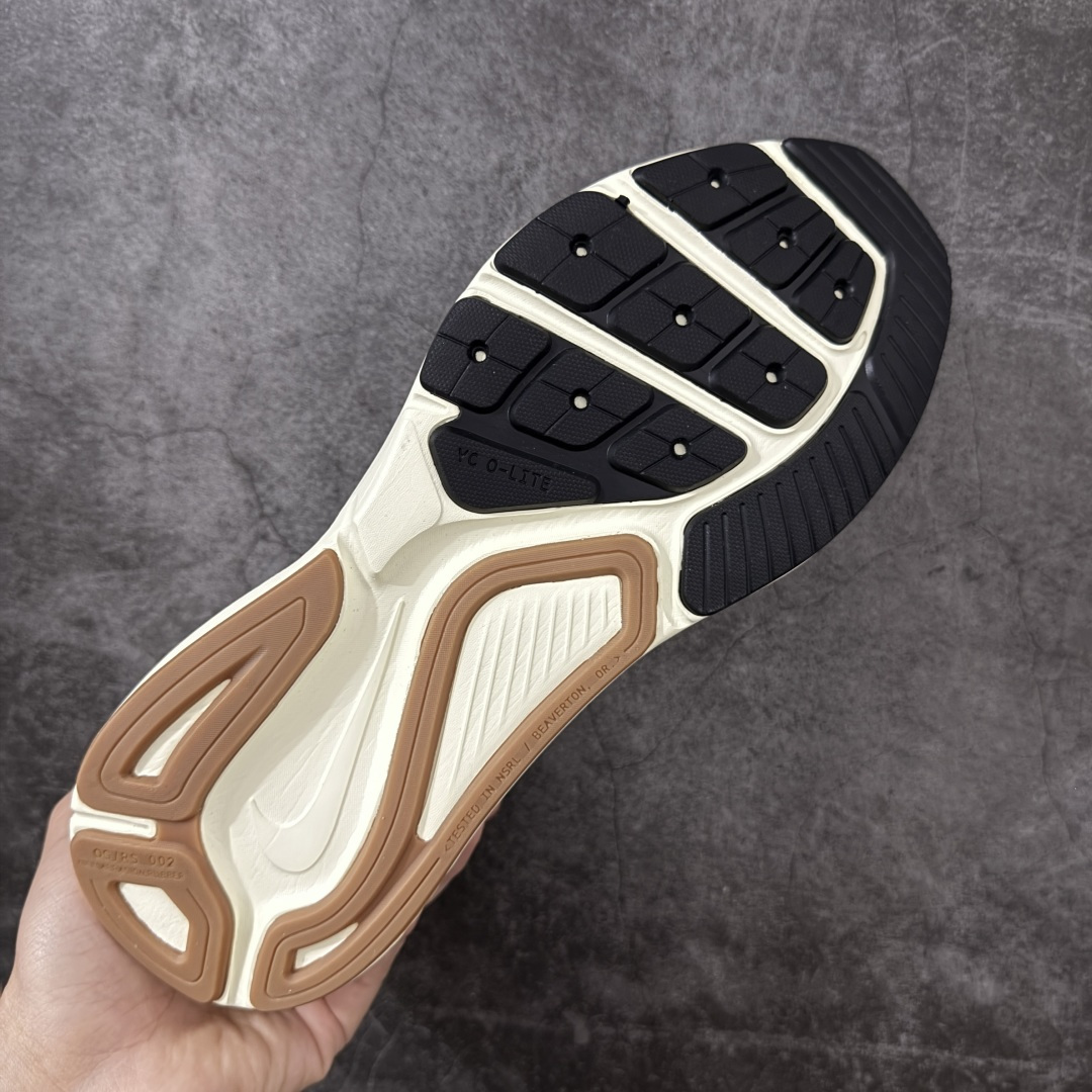 图片[9]-【XE纯原】Nike Air Zoom Structure 26 登月26代超级飞马系列马拉松跑步鞋 HJ1102-200 平台专供 充正品质 3之前未流通市场版本 内里嵌入定型海绵 中底搭载前Zoom+全掌React配置 全部原鞋开发打造 所有细节全部同步原版 全新一代拥有 Zoom Air 一如既往的稳定感和流畅感 鞋面采用工程网眼设计 为特定高热区域营造出色透气性 进一步增加鞋面的穿孔数量 让足部能够快速散热 中足搭配 Flywire 飞线 在高速运动时营造舒适稳定的贴合感 内置Zoon气垫加持 动力十足！ 尺码： 39 40 40.5 41 42 42.5 43 44 44.5 45 46-选品中心