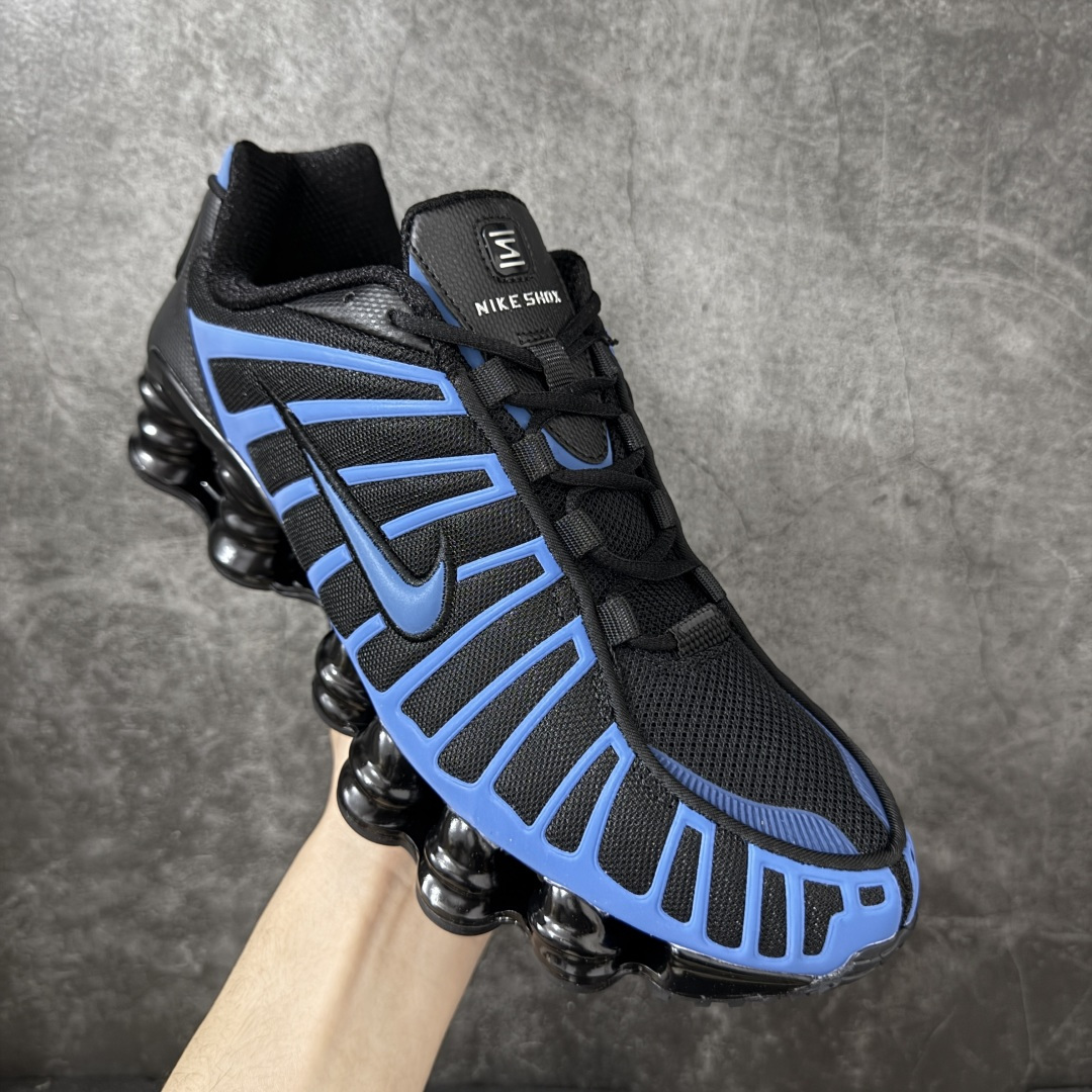 图片[3]-【Max纯原版】原版开发 Nike Shox TL系列 黑蓝盒子色 IH1338-002 NK Shox TL系列 复古舒适百搭防滑耐磨低邦柱形气垫休闲跑步鞋 鞋面采用了轻质化的材料打造，搭载鞋带系带系统以及鞋舌部分的特殊控制模块，科技感十足；采用透气纺织品和网眼鞋面与标志性的Nike Shox技术，同时提供更轻盈的感觉和大胆的外观；鞋身大面积采用织物与皮革材质拼接设计，搭配Dri-FITz透气网面，透气性拉满不闷脚。中底前掌搭载Air Max科技，后掌配置Shoxy缓震气柱，前掌气垫提供灵敏回弹，中底的气柱设计也很加分，外观上科技感十足；设计彰显个性，复古造型适配多种穿搭风格。 尺码：39 40 40.5 41 42 42.5 43 44 44.5 45 45.5 46 46.5 47.5-选品中心