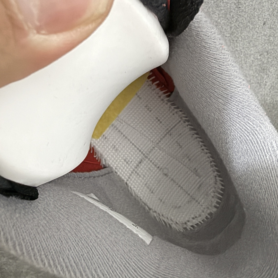 图片[9]-【原厂版】Air Jordan 4 Retro AJ4 2026复刻公牛红黑 FQ8138-600 全新升级改良 原鞋原楦原纸板同源开发 完美呈现乔4的版型 内侧正确双色网格 还原细节 原厂皮料 正确气垫颜色 正确网格工艺 正确拉帮工艺 全鞋原装材料制作 原档案原模具打造 支持全方位与正品对比 尺码：40-47.5-选品中心