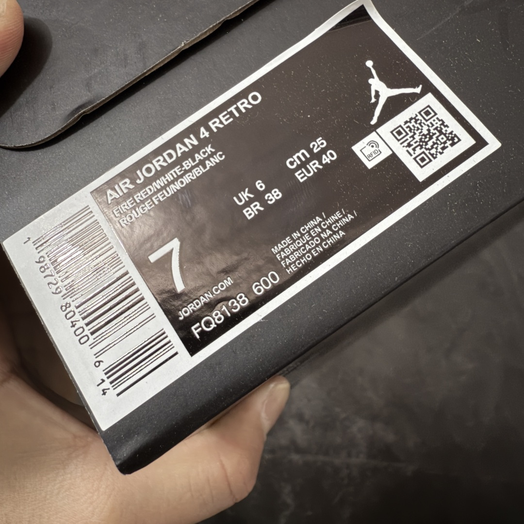 图片[10]-【原厂版】Air Jordan 4 Retro AJ4 2026复刻公牛红黑 FQ8138-600 全新升级改良 原鞋原楦原纸板同源开发 完美呈现乔4的版型 内侧正确双色网格 还原细节 原厂皮料 正确气垫颜色 正确网格工艺 正确拉帮工艺 全鞋原装材料制作 原档案原模具打造 支持全方位与正品对比 尺码：40-47.5-选品中心