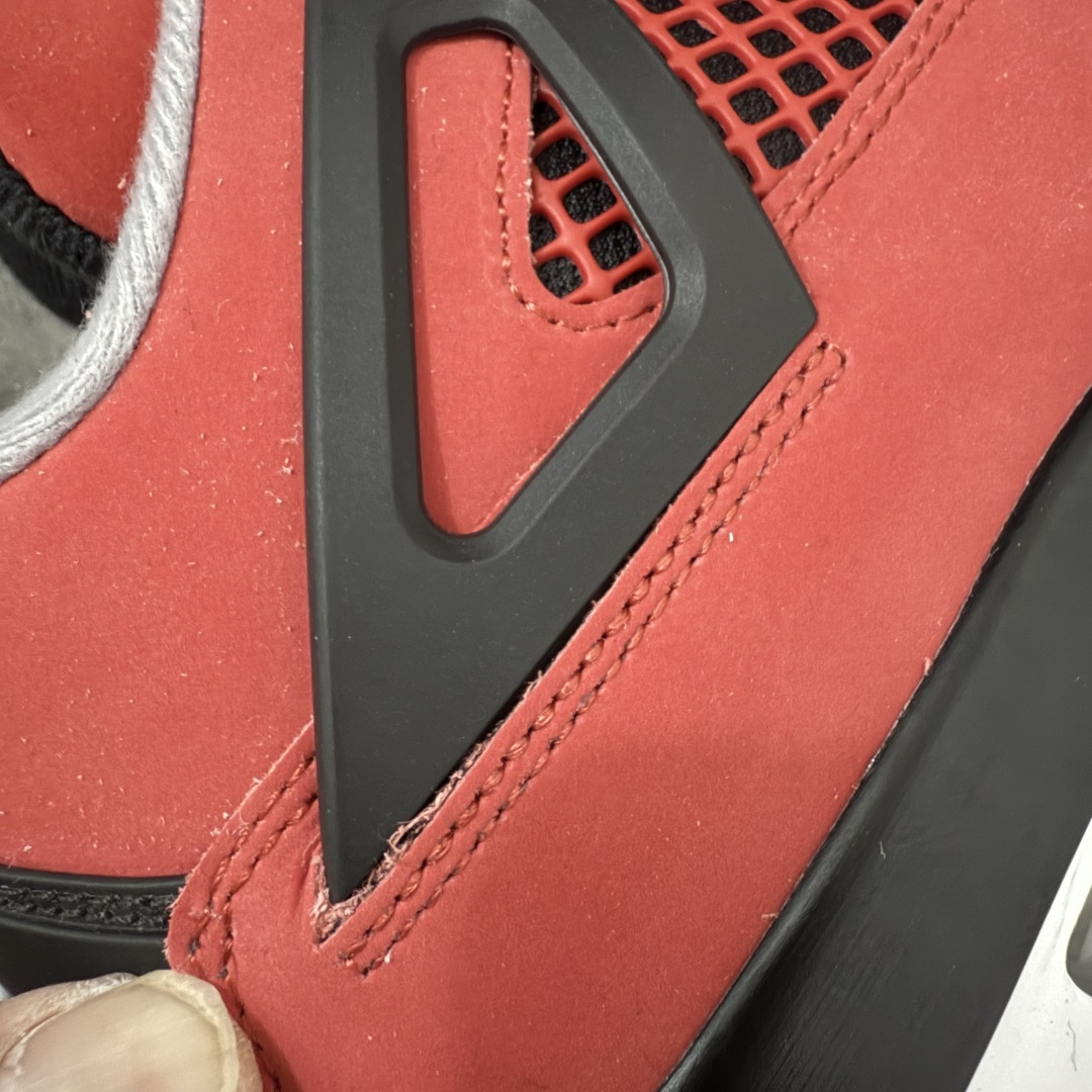 图片[4]-【原厂版】Air Jordan 4 Retro AJ4 2026复刻公牛红黑 FQ8138-600 全新升级改良 原鞋原楦原纸板同源开发 完美呈现乔4的版型 内侧正确双色网格 还原细节 原厂皮料 正确气垫颜色 正确网格工艺 正确拉帮工艺 全鞋原装材料制作 原档案原模具打造 支持全方位与正品对比 尺码：40-47.5-选品中心