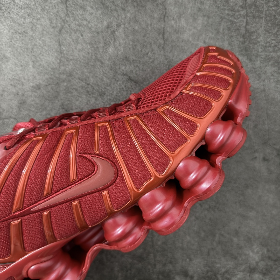 图片[6]-【Max纯原版】原版开发 Nike Shox TL系列 大红色 IB1087-600 NK Shox TL系列 复古舒适百搭防滑耐磨低邦柱形气垫休闲跑步鞋 鞋面采用了轻质化的材料打造，搭载鞋带系带系统以及鞋舌部分的特殊控制模块，科技感十足；采用透气纺织品和网眼鞋面与标志性的Nike Shox技术，同时提供更轻盈的感觉和大胆的外观；鞋身大面积采用织物与皮革材质拼接设计，搭配Dri-FITz透气网面，透气性拉满不闷脚。中底前掌搭载Air Max科技，后掌配置Shoxy缓震气柱，前掌气垫提供灵敏回弹，中底的气柱设计也很加分，外观上科技感十足；设计彰显个性，复古造型适配多种穿搭风格。 尺码：39 40 40.5 41 42 42.5 43 44 44.5 45 45.5 46 46.5 47.5-选品中心